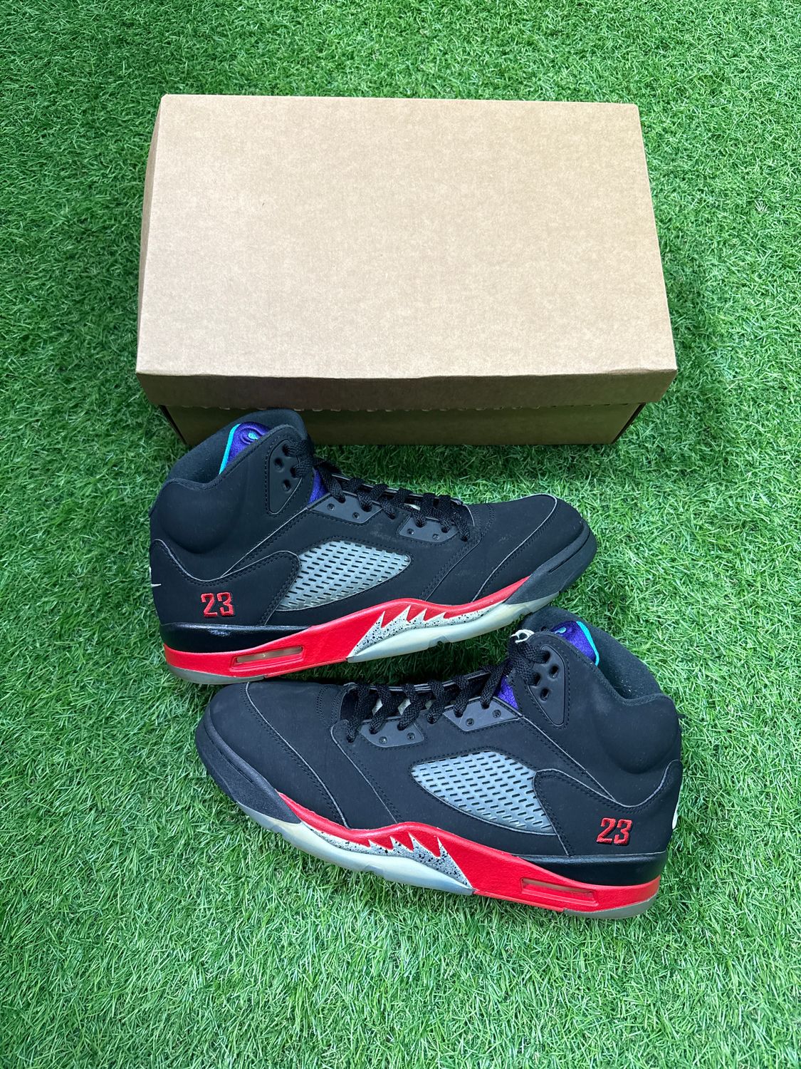 PREOWNED AIR JORDAN 5 &quot;TOP 3&quot; SIZE 11.5