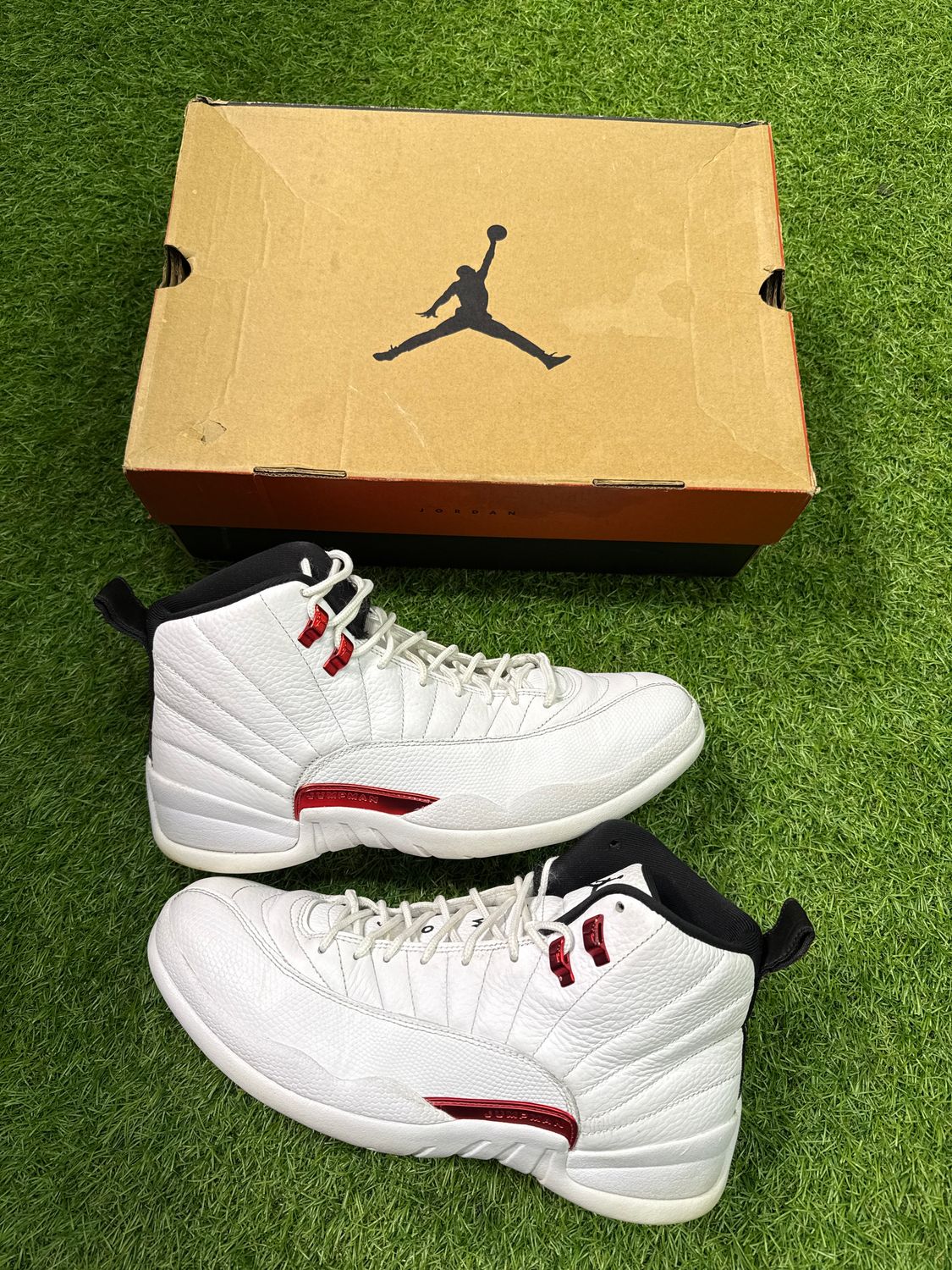 PREOWNED AIR JORDAN 12 &quot;TWIST&quot; SIZE 12