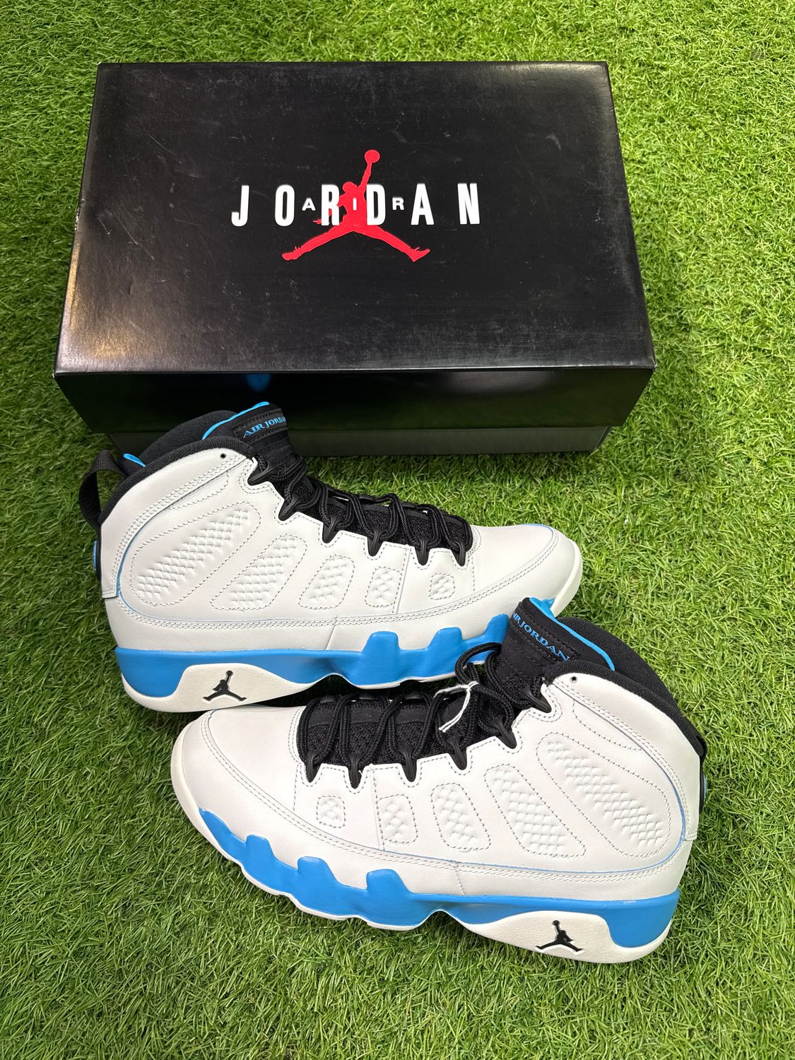 BRAND NEW JORDAN 9 &quot;POWDER BLUE&quot; SIZE 8.5