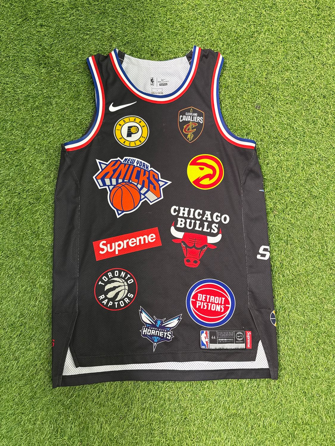 PREOWNED SUPREME &quot;NBA&quot; JERSEY SIZE M