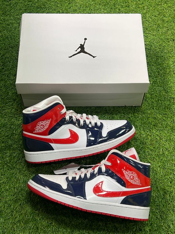 BRAND NEW AIR JORDAN 1 MID "CHAMP COLORS" SIZE 11W/9.5