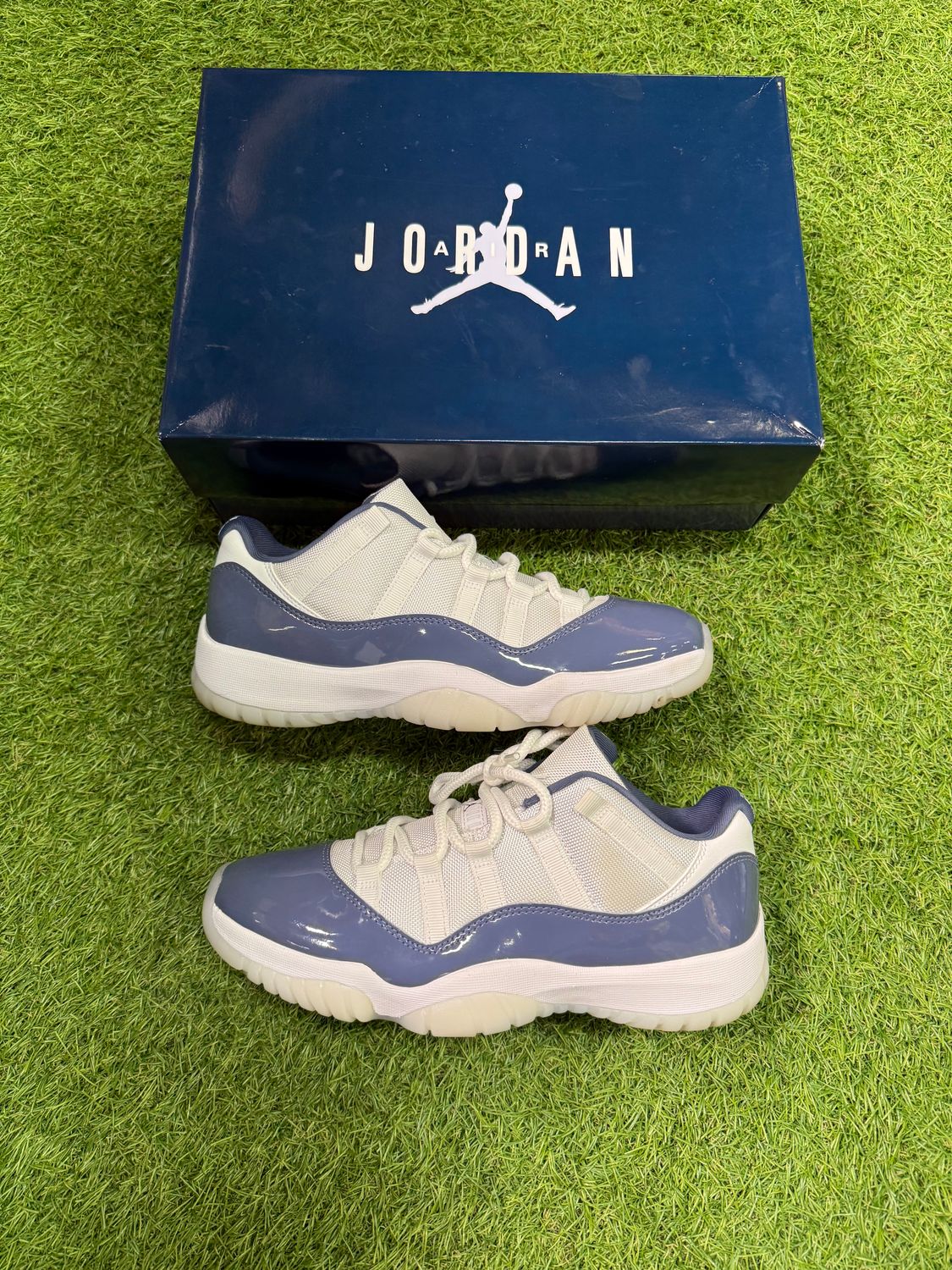 PREOWNED AIR JORDAN 11 LOW &quot;DIFFUSED BLUE&quot; SIZE 9