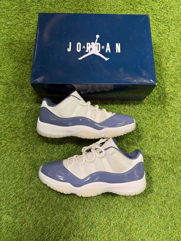PREOWNED AIR JORDAN 11 LOW "DIFFUSED BLUE" SIZE 9