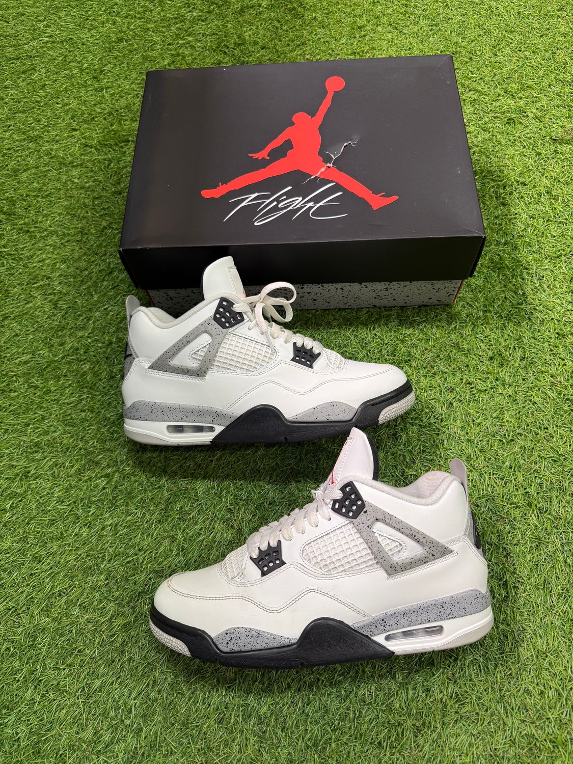 PREOWNED AIR JORDAN 4 "WHITE CEMENT" SIZE 10