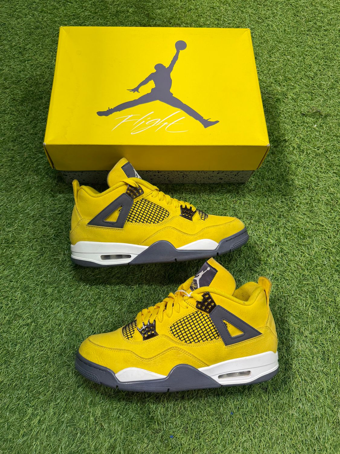 PREOWNED AIR JORDAN 4 &quot;LIGHTING&quot; SIZE 11.5