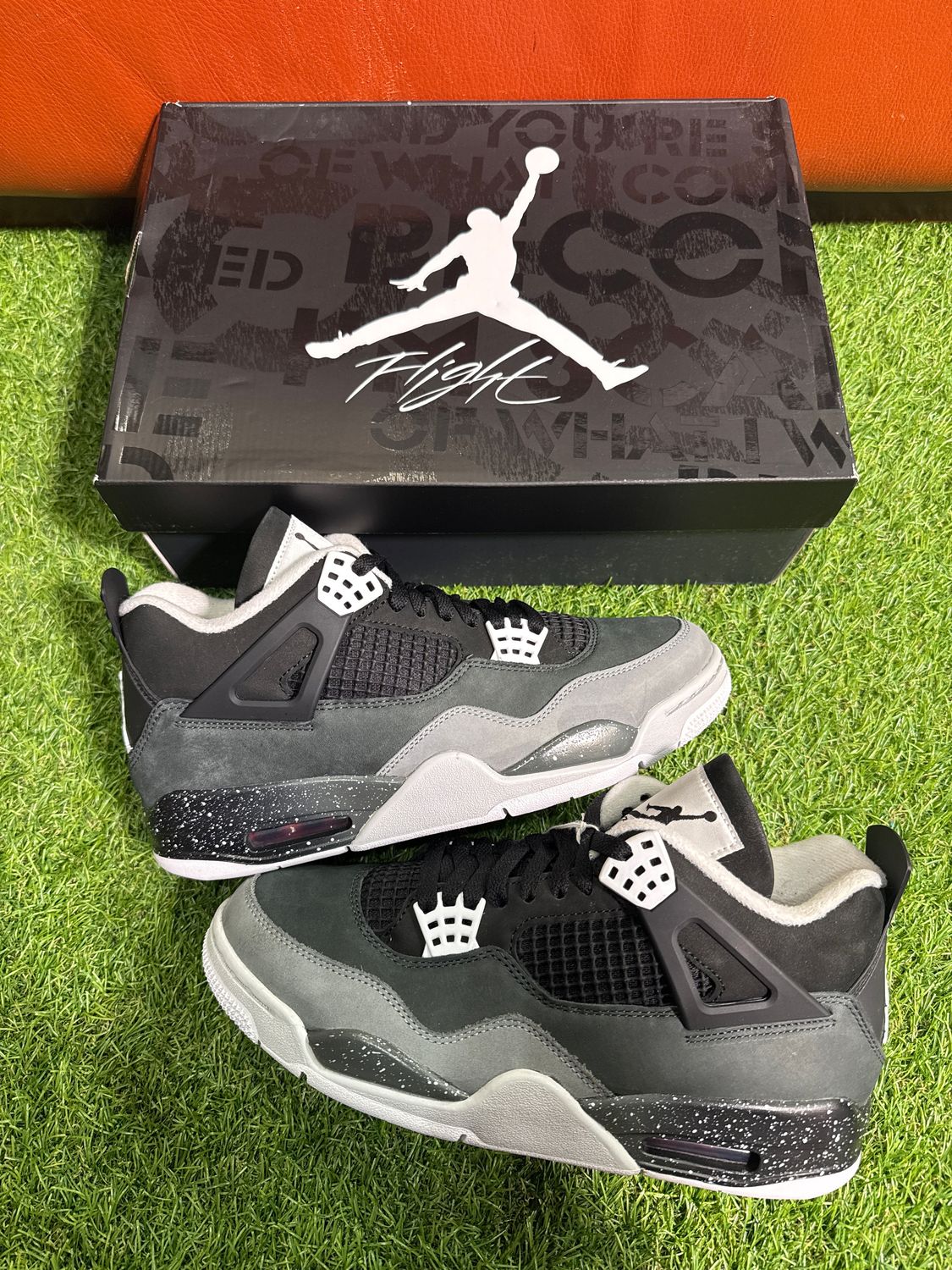 PREOWNED AIR JORDAN 4 &quot;FEAR&quot; SIZE 9