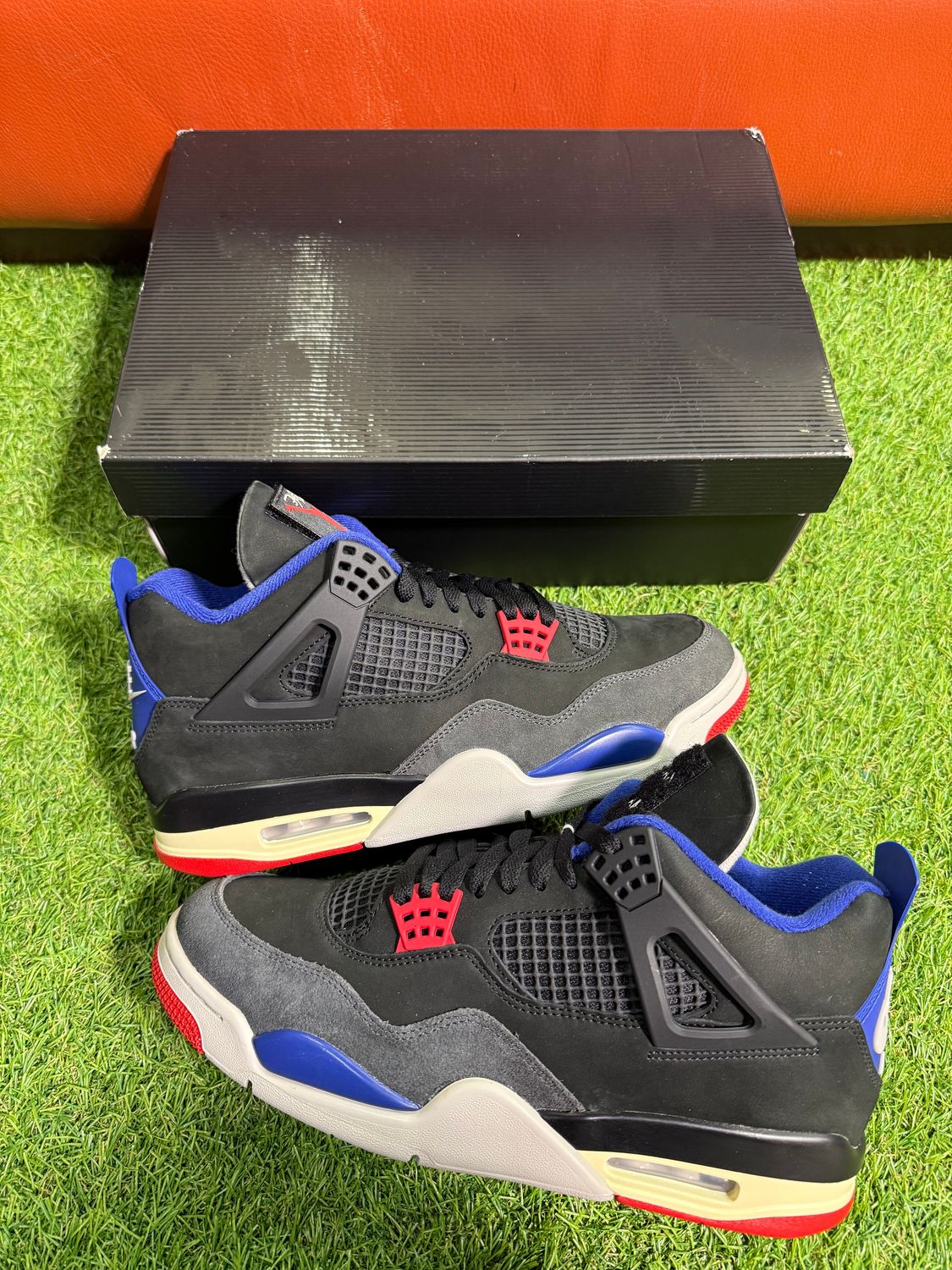 PREOWNED AIR JORDAN 4 &quot;RARE AIR&quot; SIZE 10.5