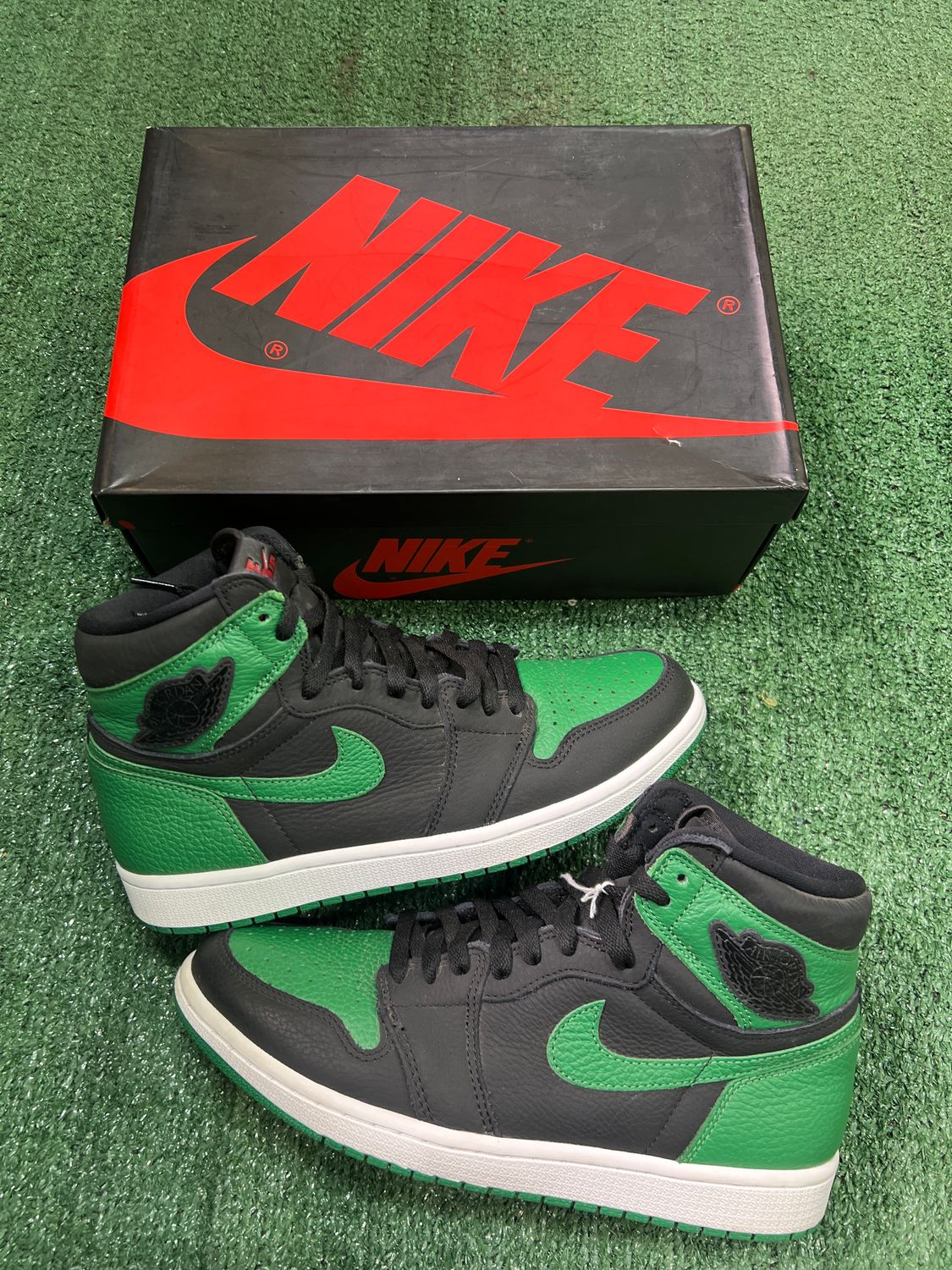 PREOWNED AIR JORDAN 1 &quot;PINEGREEN 2.0&quot; SIZE 9