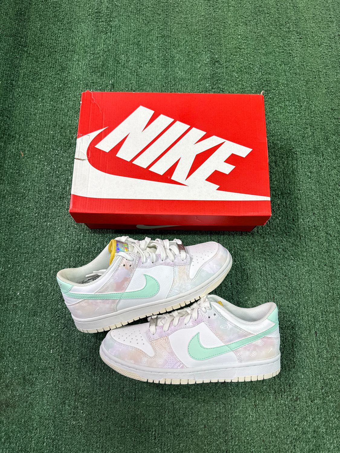 BRAND NEW GS NIKE DUNK LOW &quot;PASTEL PAISLEY&quot; SIZE 7Y