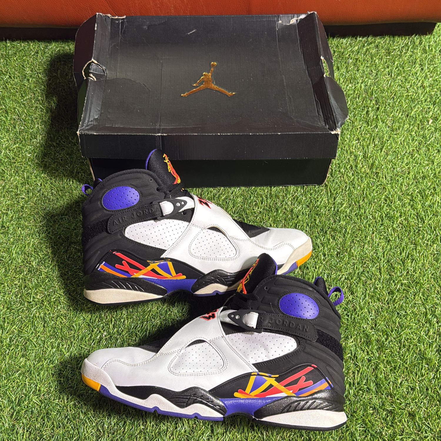 PREOWNED AIR JORDAN 8 &quot;THREE PEAT&quot; SIZE 12