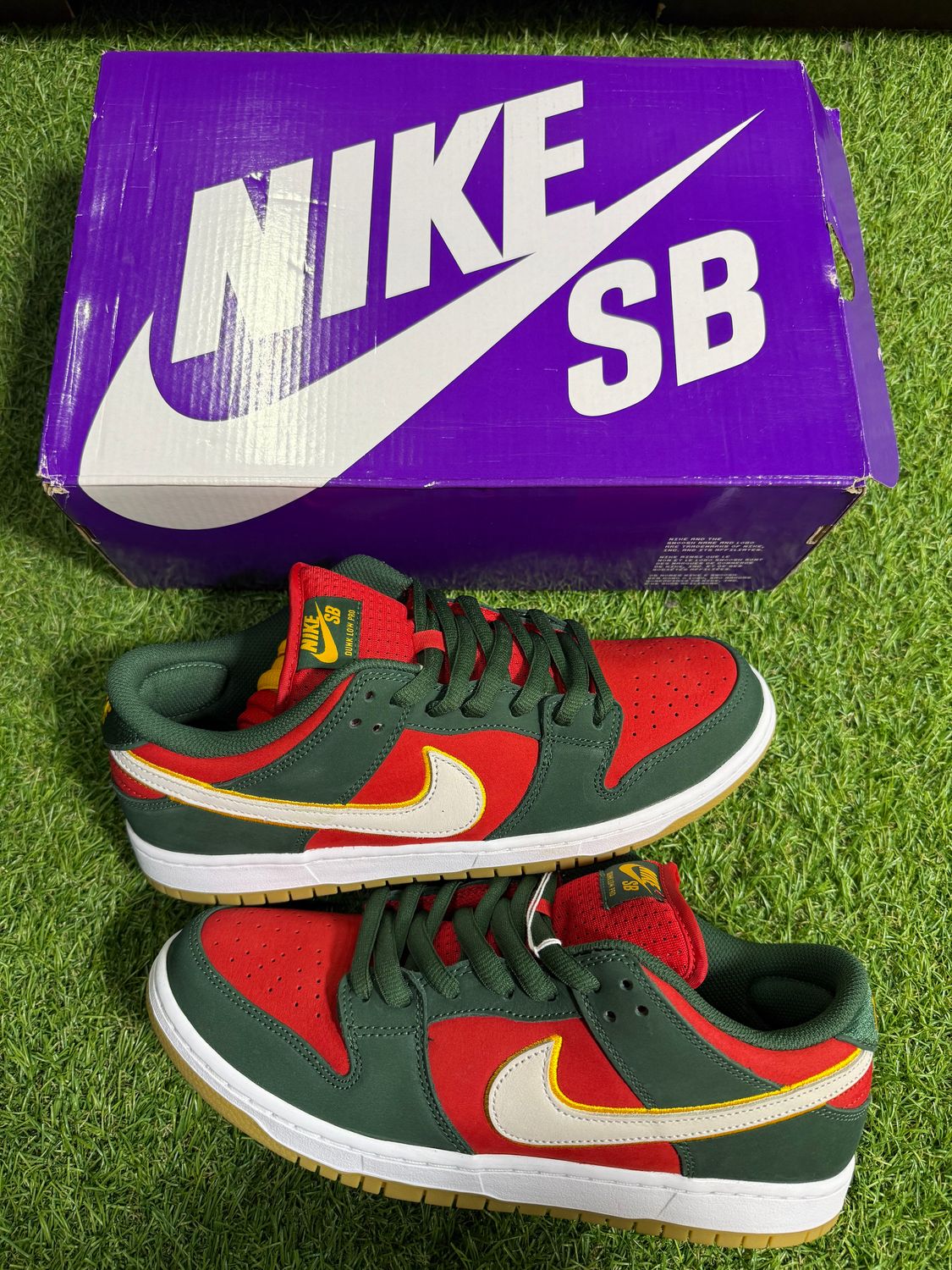 BRAND NEW NIKE SB LOW &quot;SEATTLE SUPOERSONICS&quot; SIZE 10
