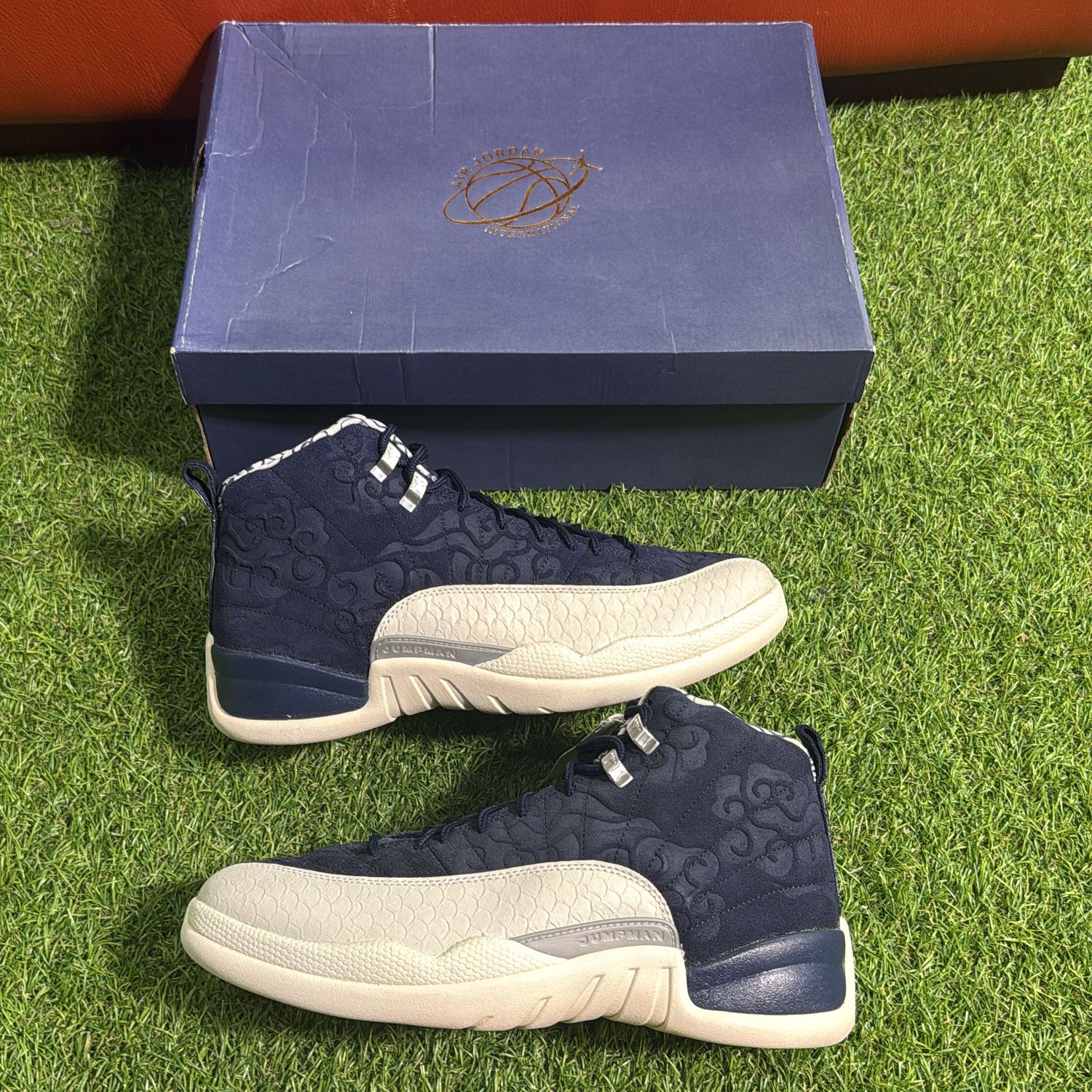 BRAND NEW AIR JORDAN 12 &quot;INTERNATIONAL FLIGHTS&quot; SIZE 10.5