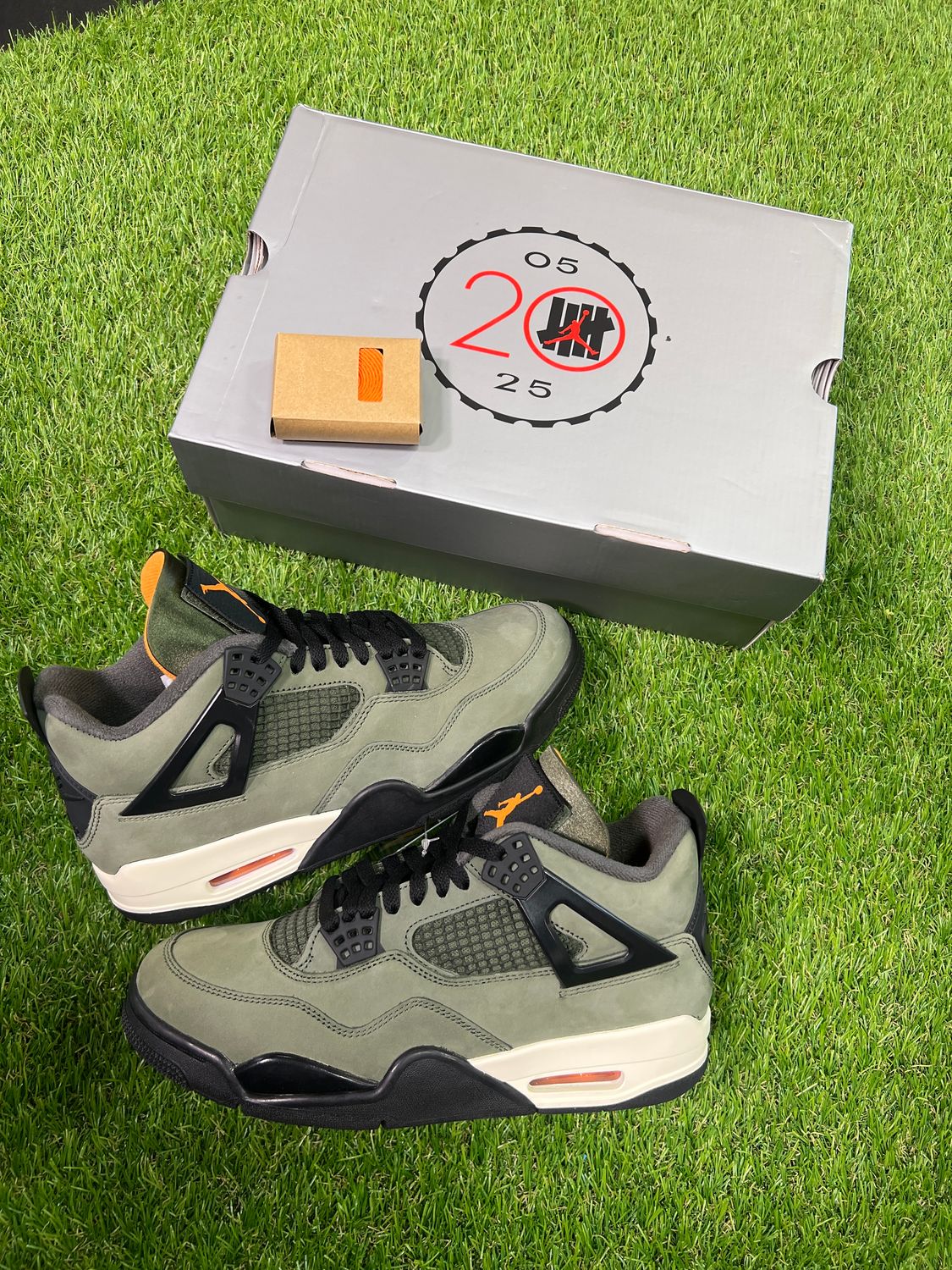 PREOWNED JORDAN 4 &quot;UNDEFEATED&quot; SIZE 9