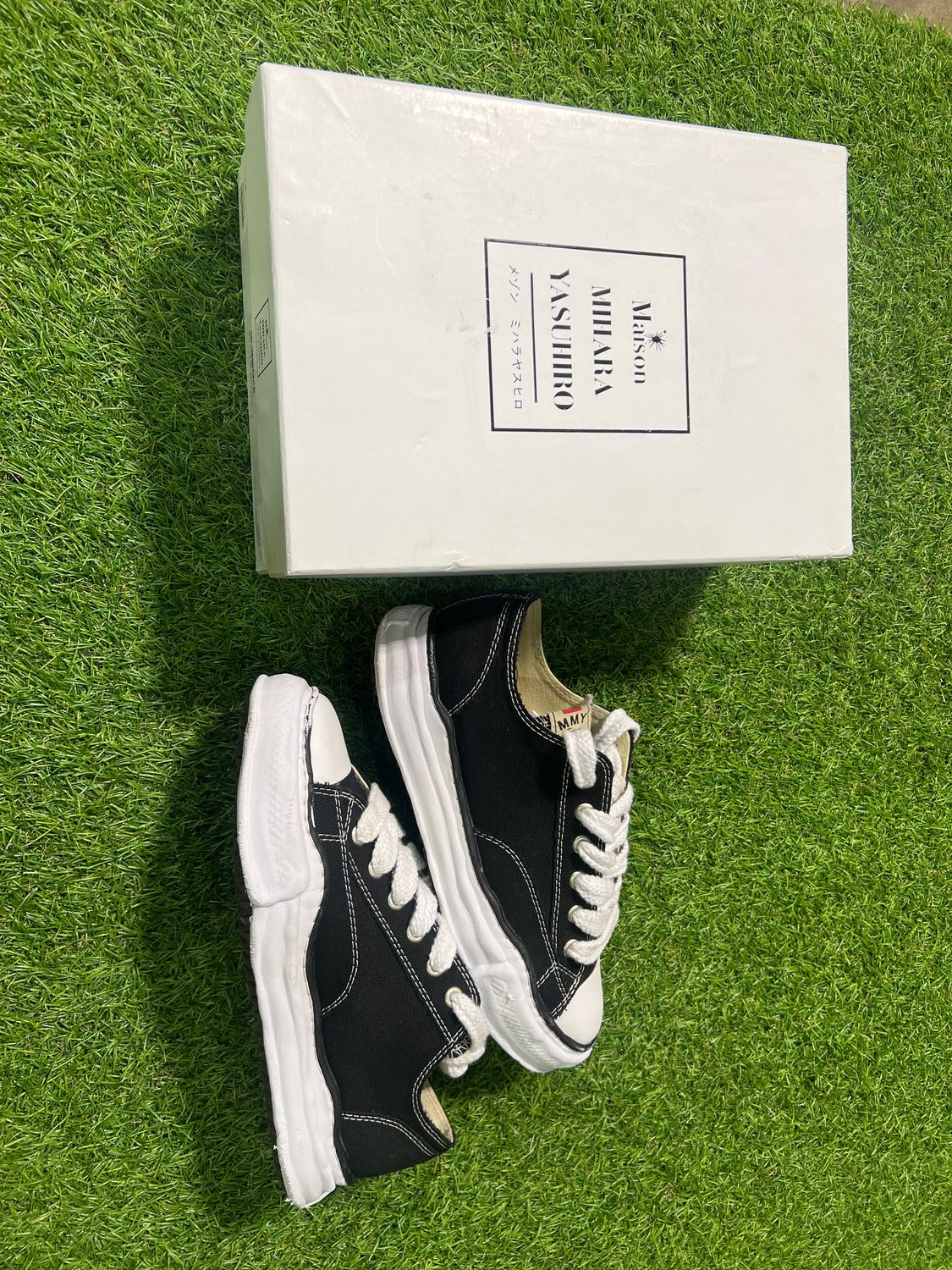 PREOWNED MASON MIHARA &quot;BLACK/WHITE&quot; SIZE 12