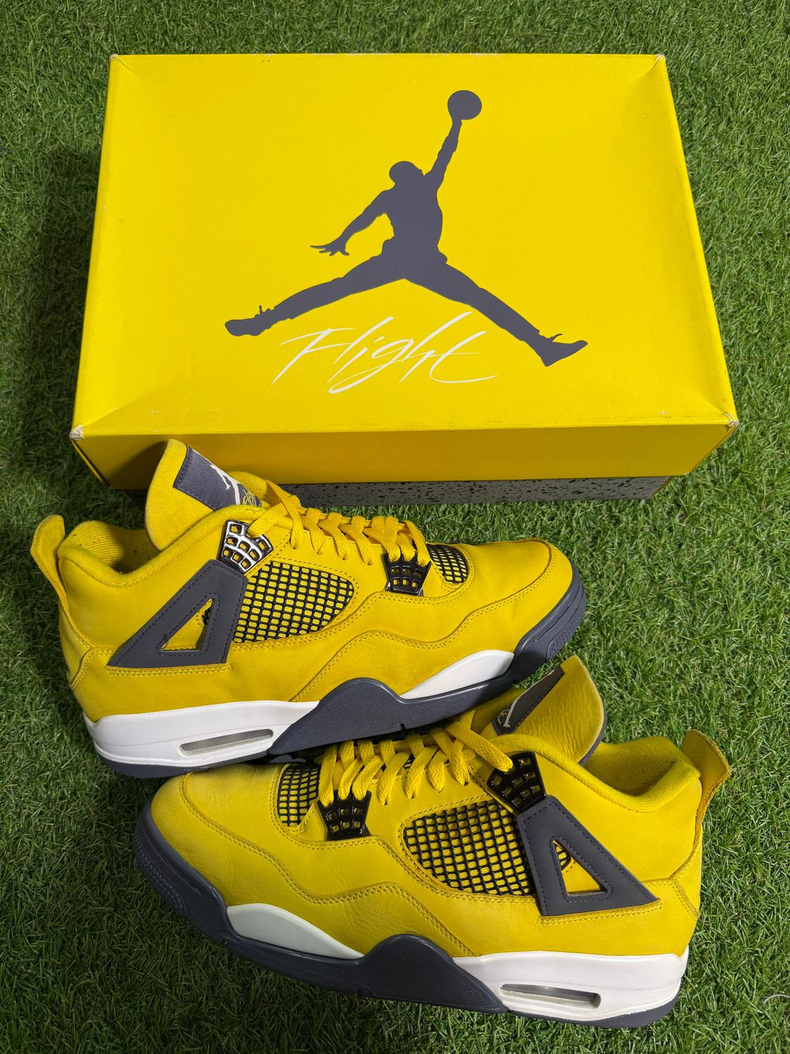 PREOWNED AIR JORDAN 4 &quot;LIGHTING&quot; SIZE 12