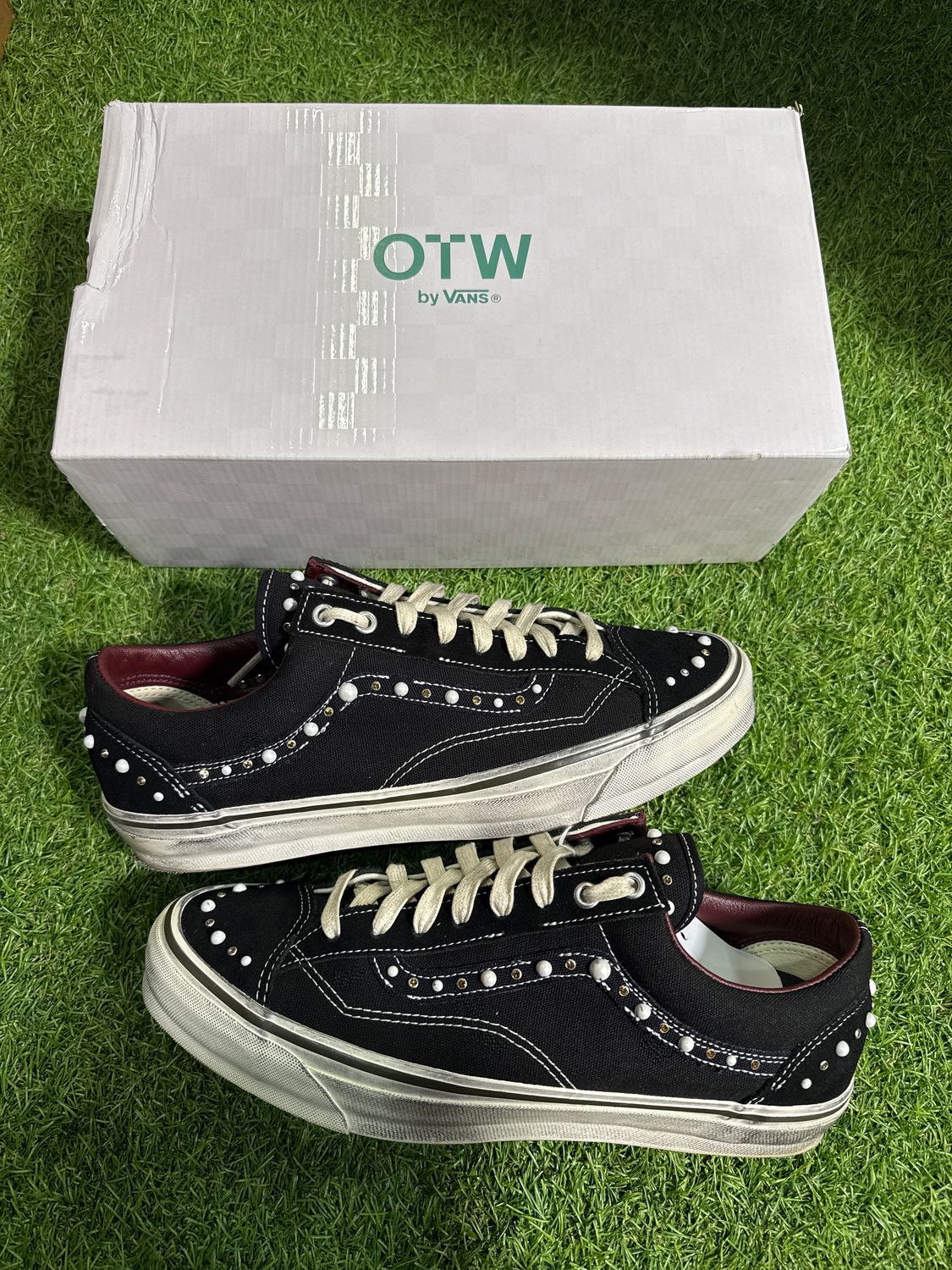 PREOWNED VAN OTW OLD SKOOL 36 &quot; PEARLIZED PACK BLACK &quot; SIZE 11.5