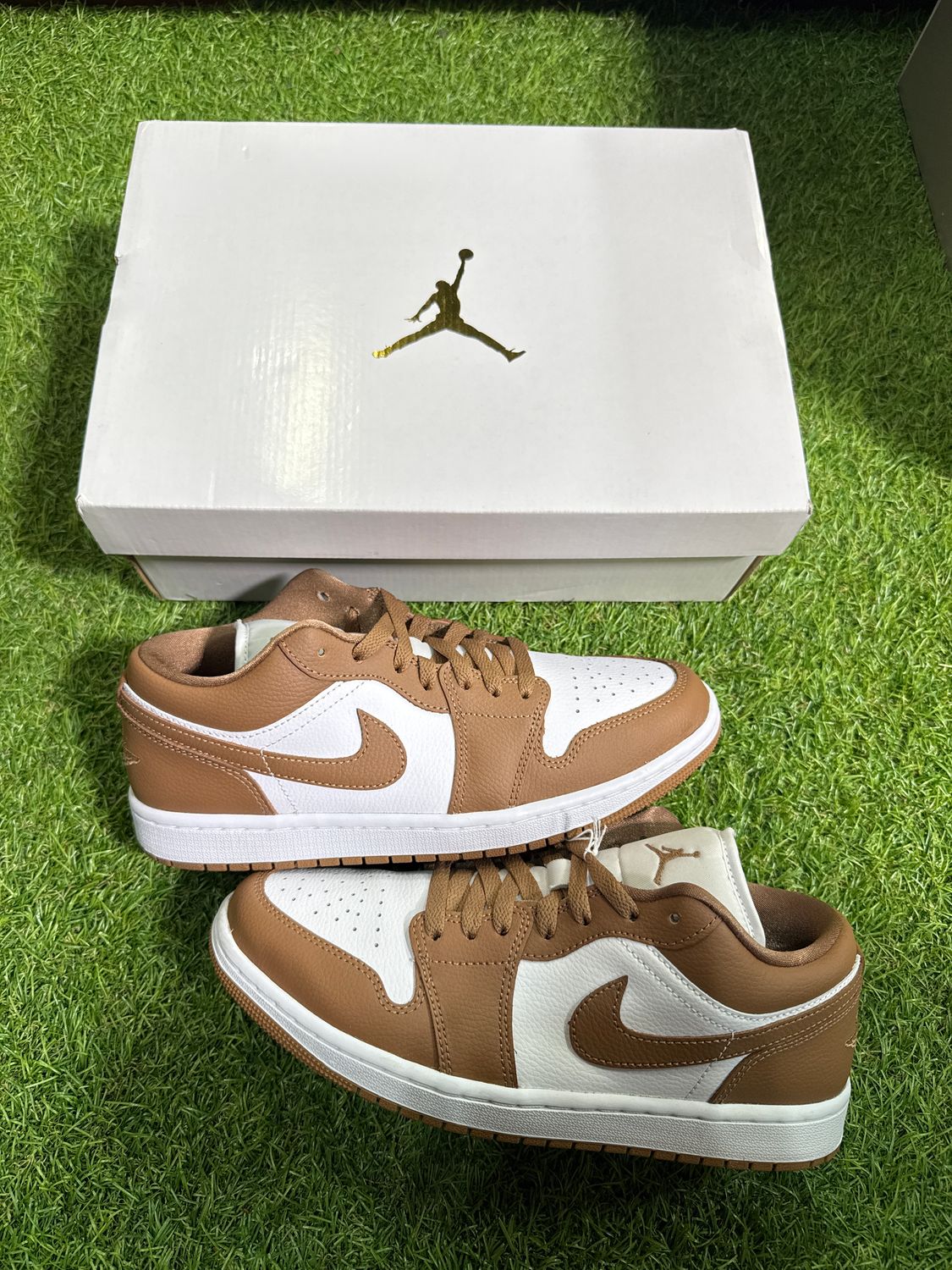 PREOWNED AIR JORDAN 1 LOW &quot;ARCHAEO BROWN WHITE&quot; SIZE 8