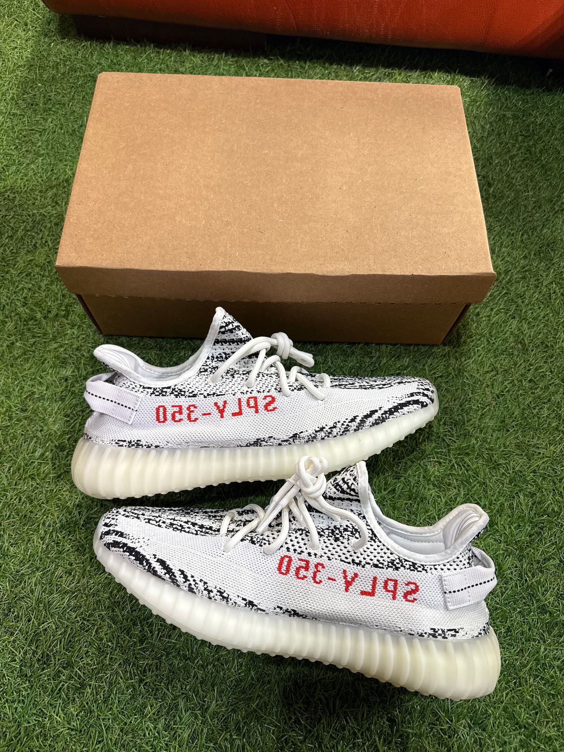 BRAND NEW YEEZY 350 &quot;ZEBRA&quot; SIZE 10.5