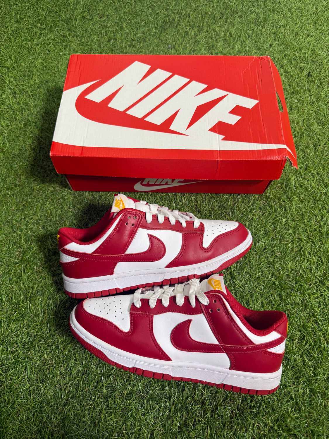 PREOWNED NIKE DUNK &quot; USC &quot; SIZE 7.5