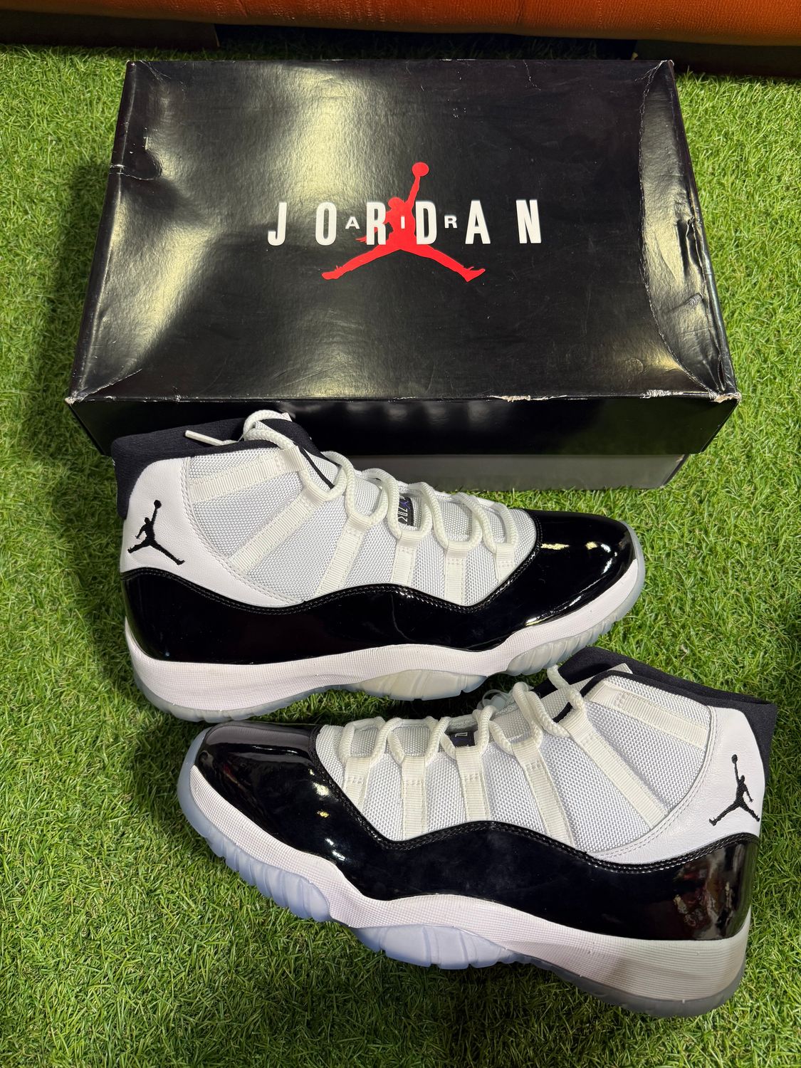 BRAND NEW AIR JORDAN 11 &quot;CONCORD&quot; SIZE 11.5