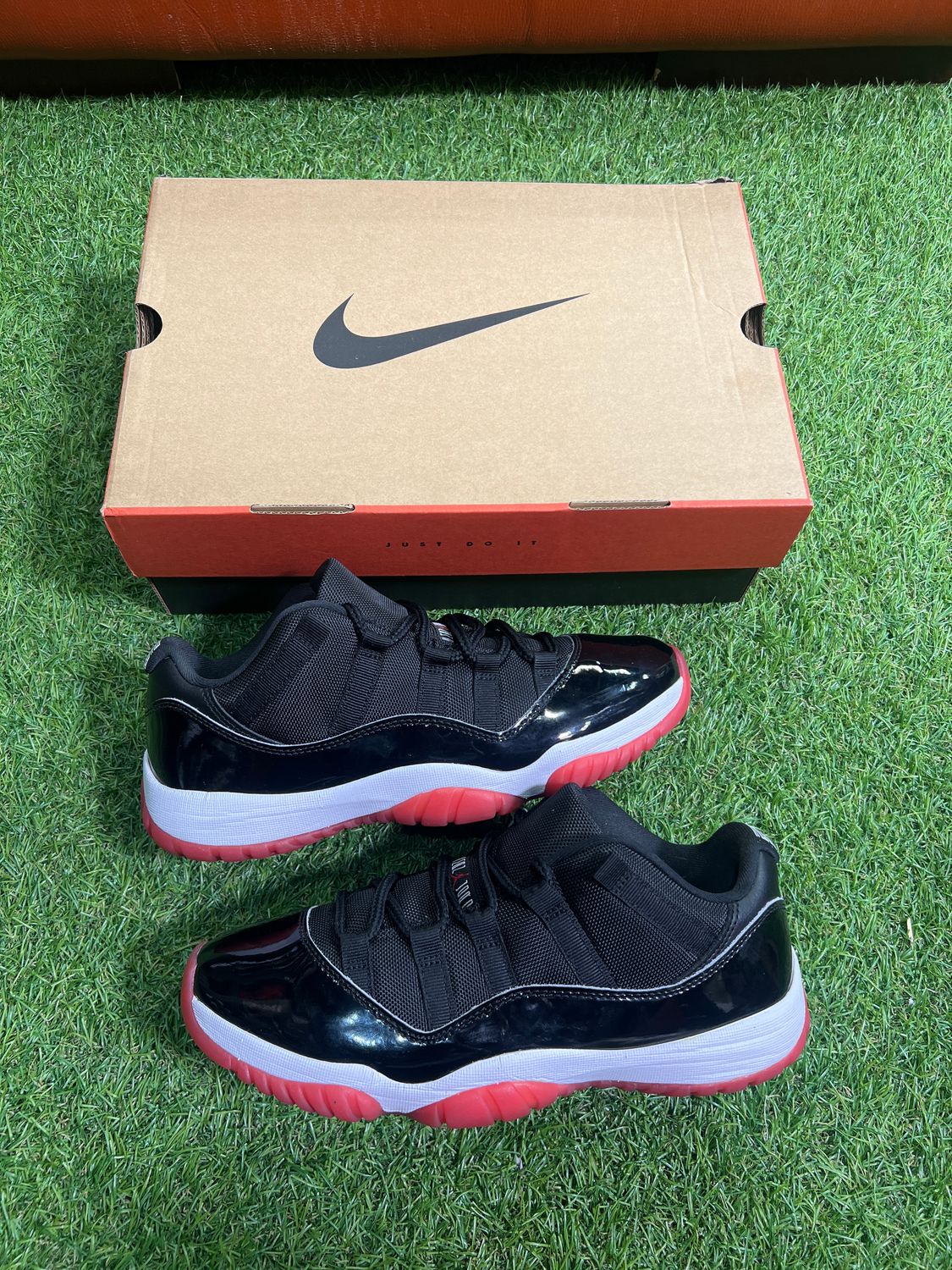 PRE OWNED JORDAN 11 &#39;BRED&#39; SZ:8