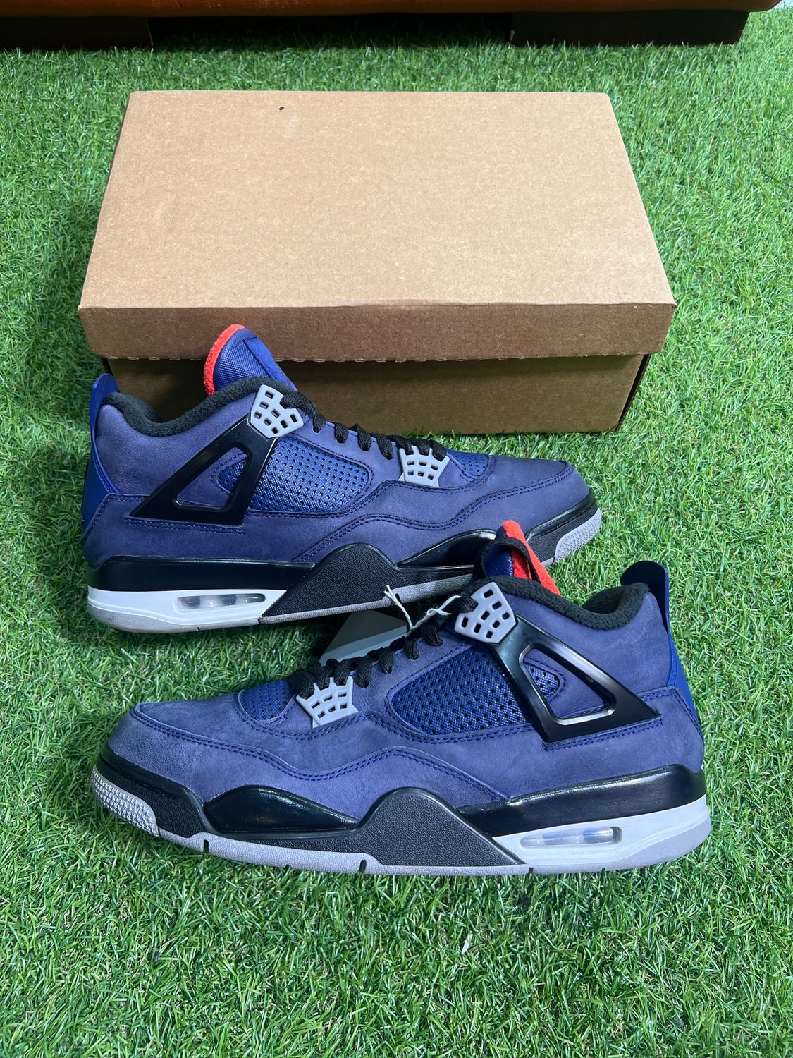 PREOWNED AIR JORDAN 4 &quot;WINTERIZED&quot; SIZE 11.5