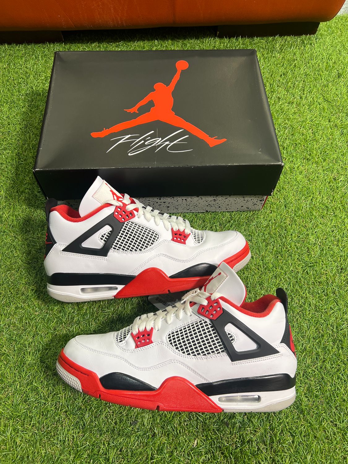 PREOWNED AIR JORDAN 4 &quot;FIRE RED&quot; SIZE 12