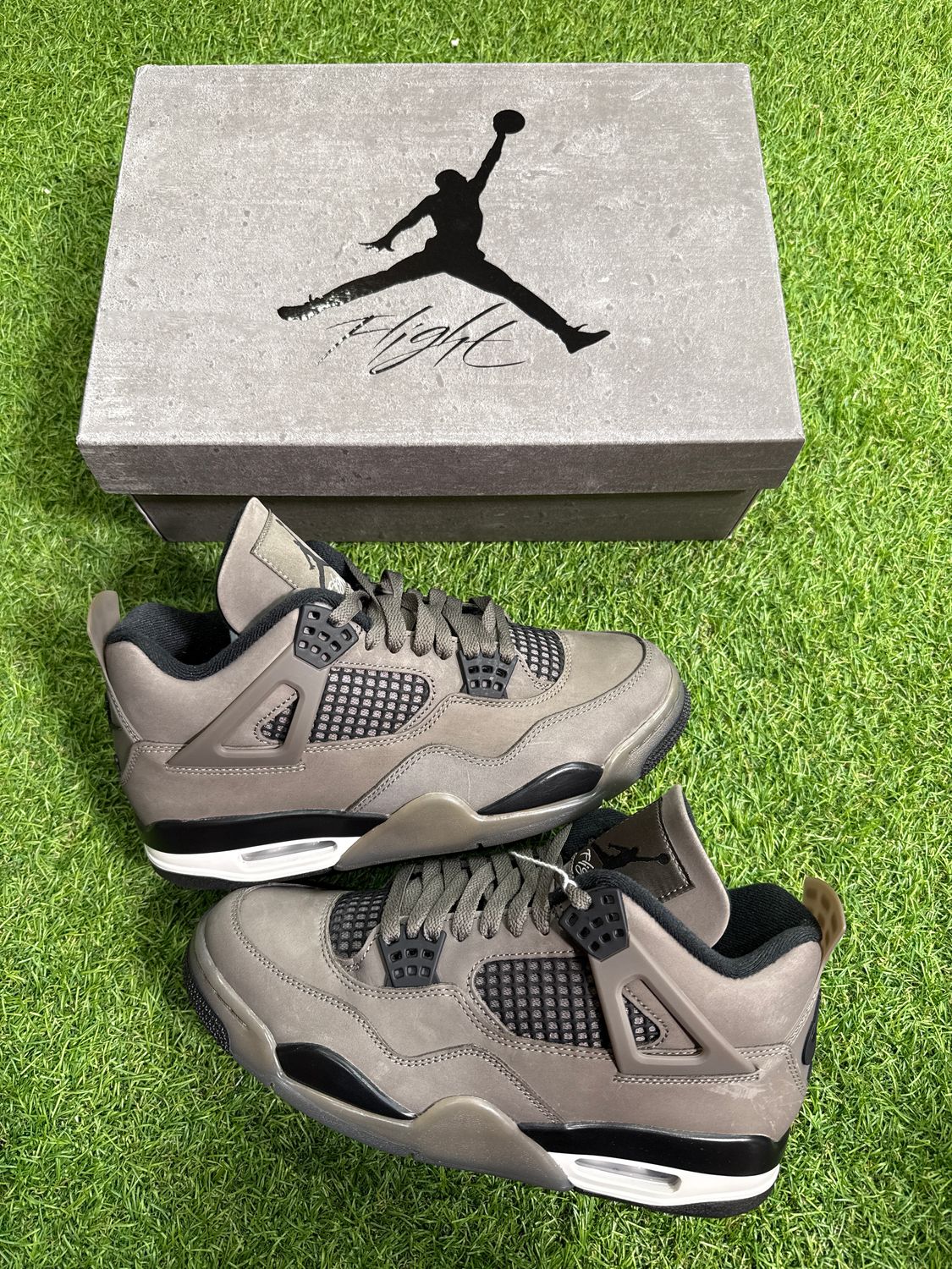 PREOWNED AIR JORDAN 4 &quot;CAVESTONE&quot; SIZE 8.5
