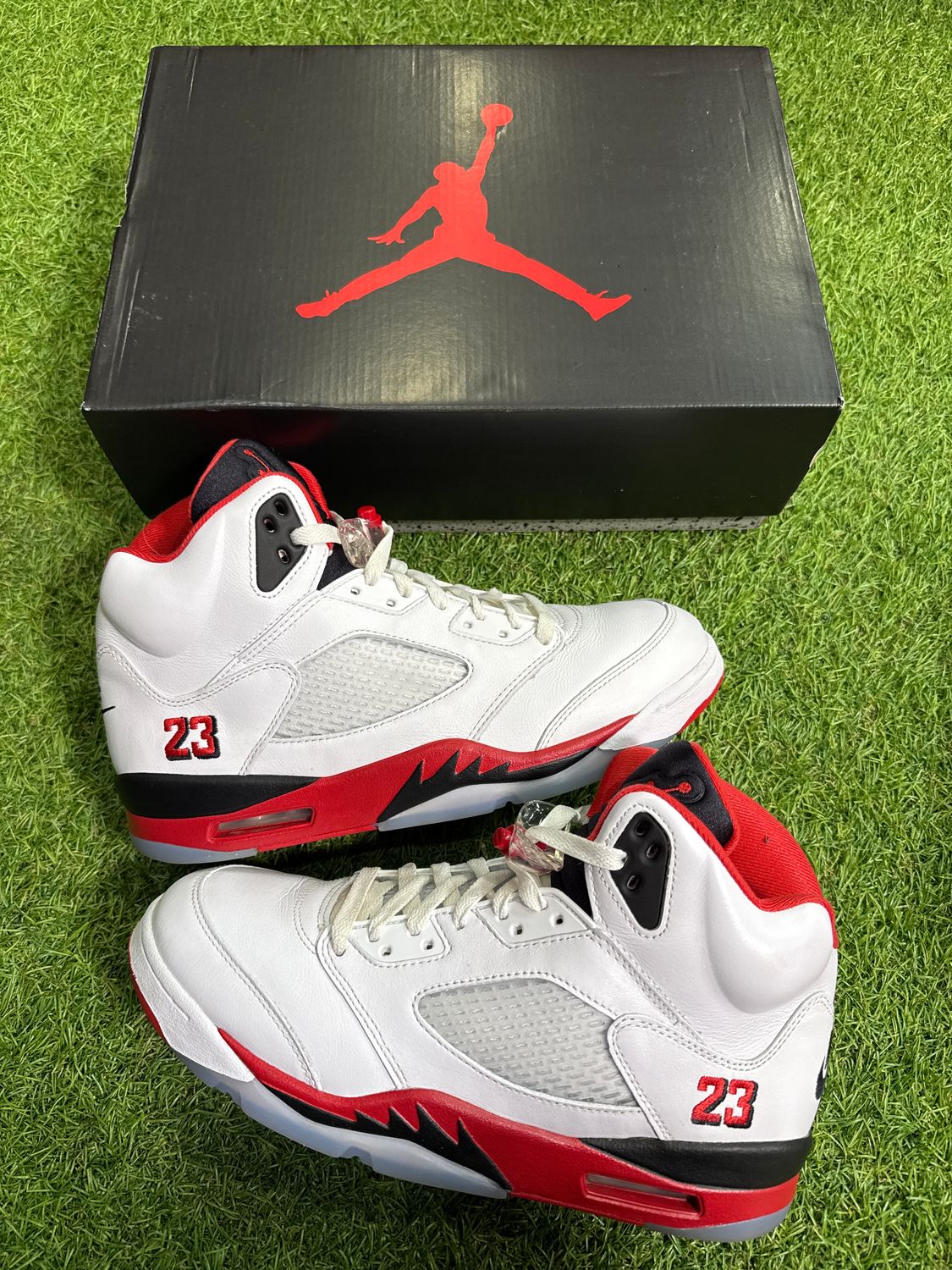 PREOWNED AIR JORDAN 5 "FIRE RED" SIZE 10