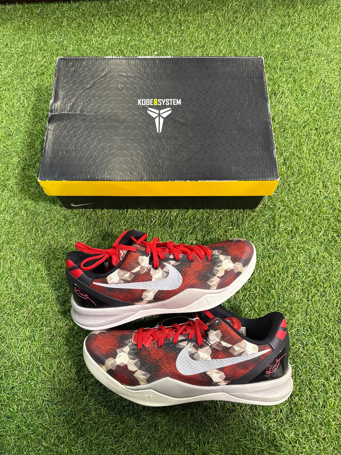 BRAND NEW NIKE KOBE 8 "MILK SNAKE" SIZE 8.5