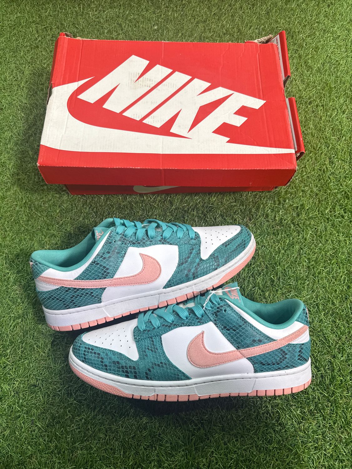 PREOWNED NIKE DUNK LOW "PINK SNAKESKIN" SIZE 11