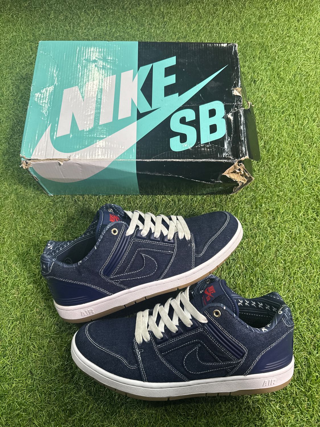 PREOWNED NIKE SB AIR FORCE 2 LOW  &quot;RIVAL PACK WEST&quot; SIZE 11.5