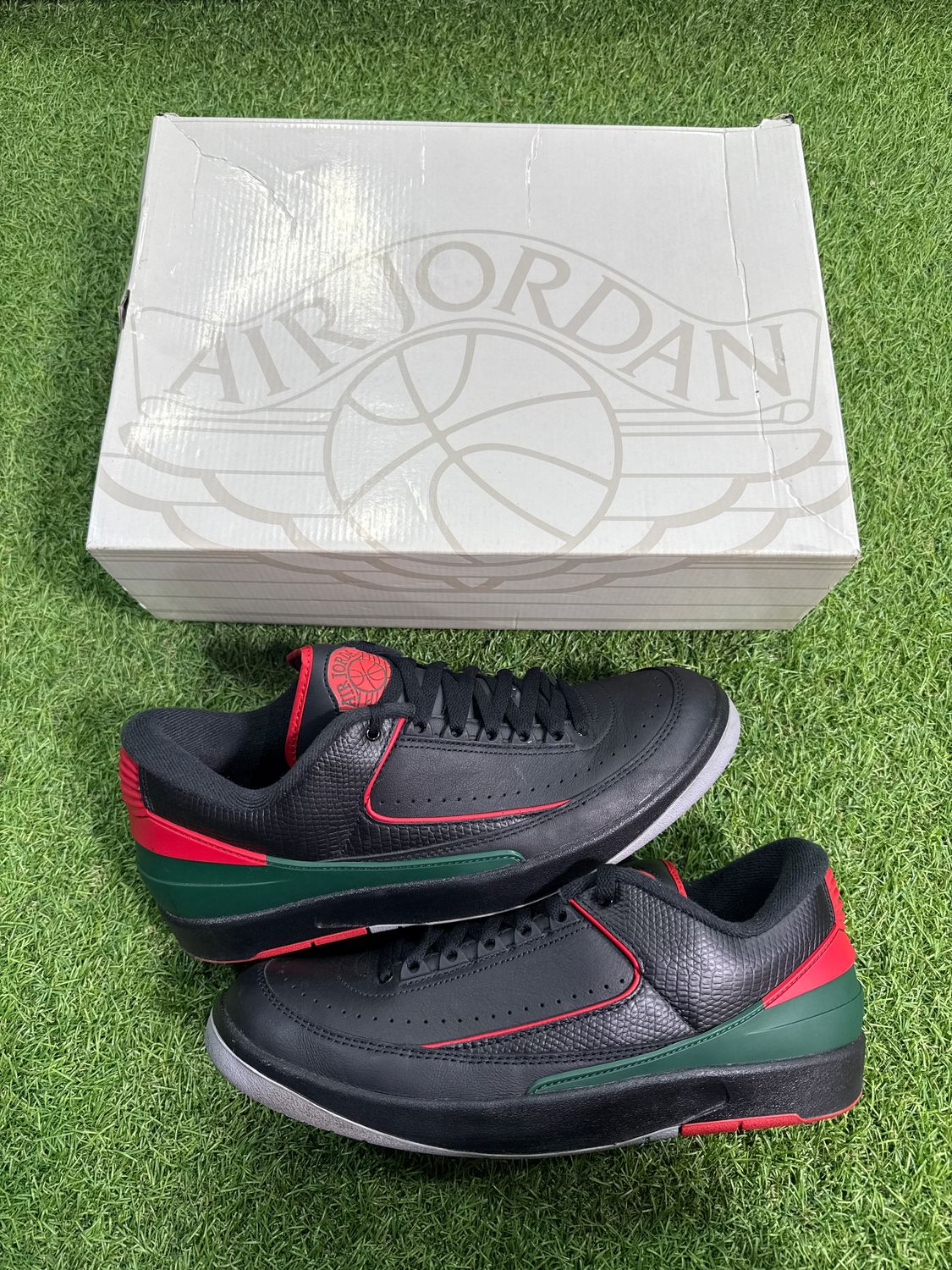 PREOWNED AIR JORDAN 2 &quot;CHRISTMAS&quot; SIZE 12.5
