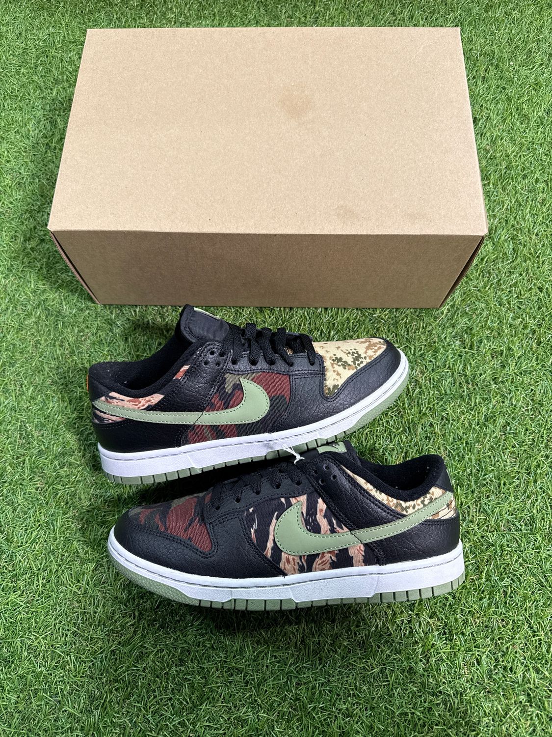 PREOWNED NIKE DUNK " CAMO " SIZE 8