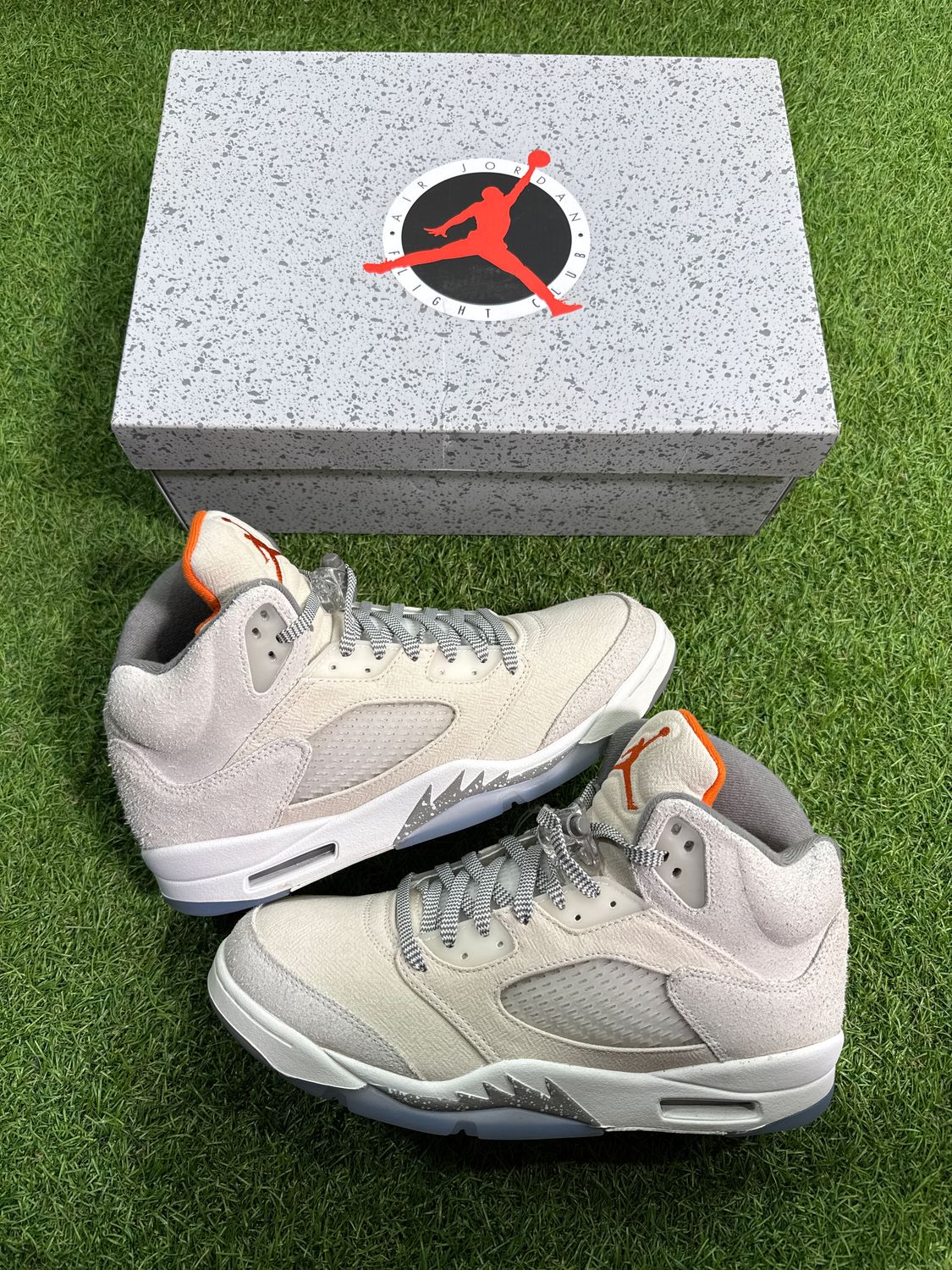 PREOWNED AIR JORDAN 5 &quot;CRAFT LIGHT OREWOOD BROWN&quot; SIZE 11