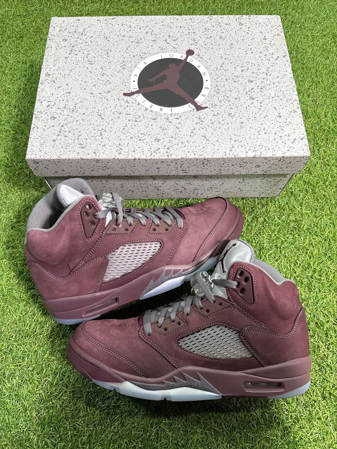 PREOWNED AIR JORDAN 5 "BURGUNDY" SIZE 11