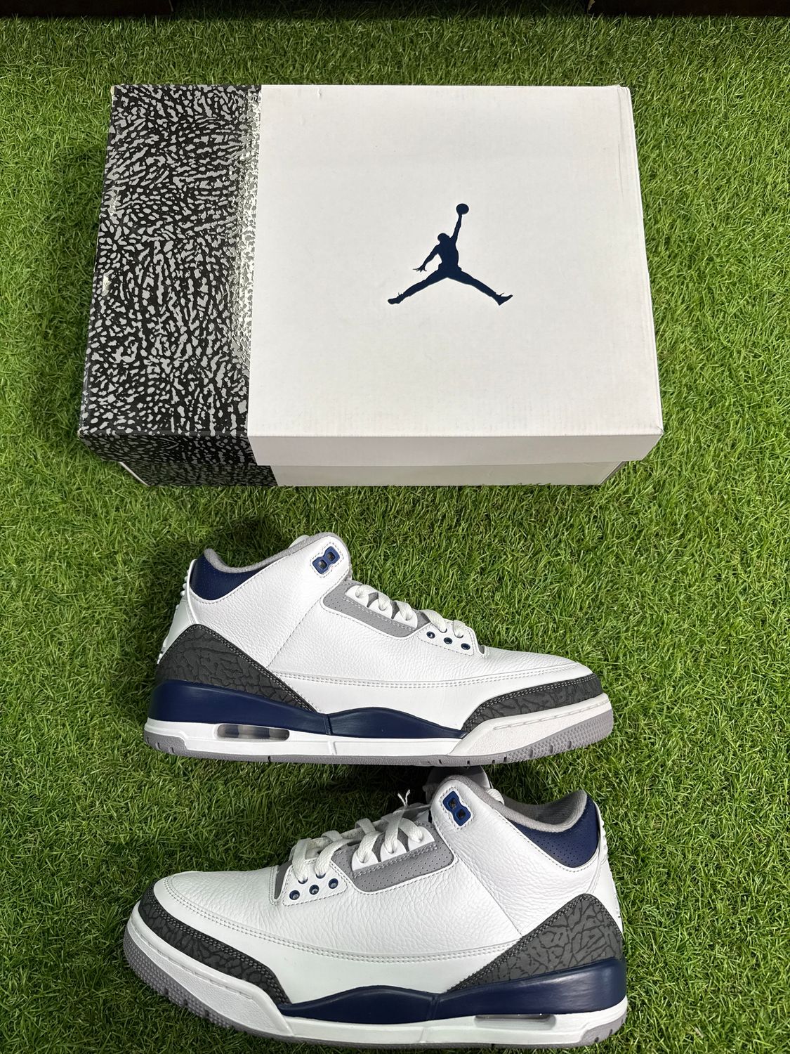 PREOWNED AIR JORDAN 3 &quot;MIDNIGHT NAVY&quot; SIZE 11