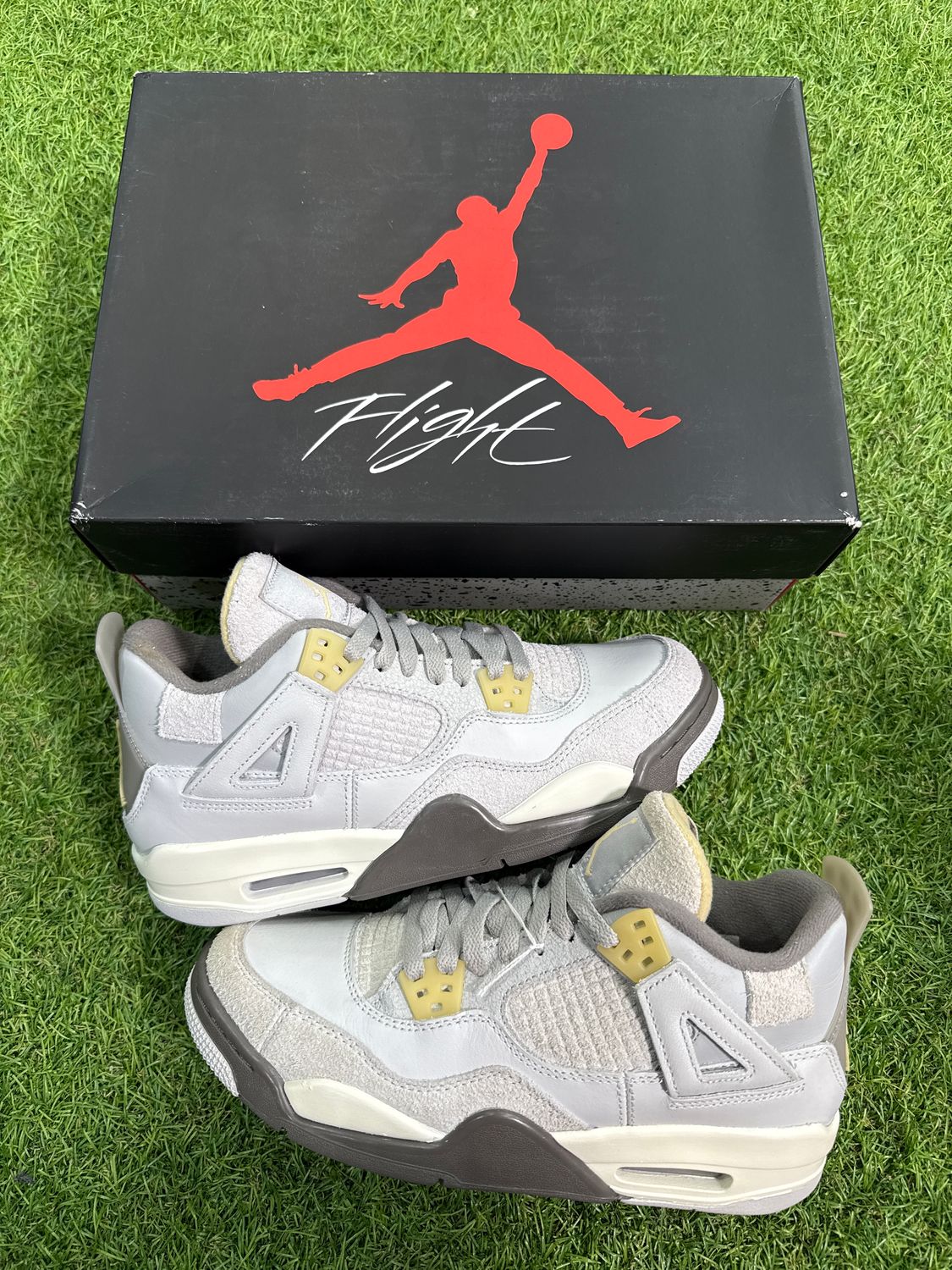 BRAND NEW GS AIR JORDAN 4 &quot;CRAFT PHOTON DUST&quot; SIZE 7Y