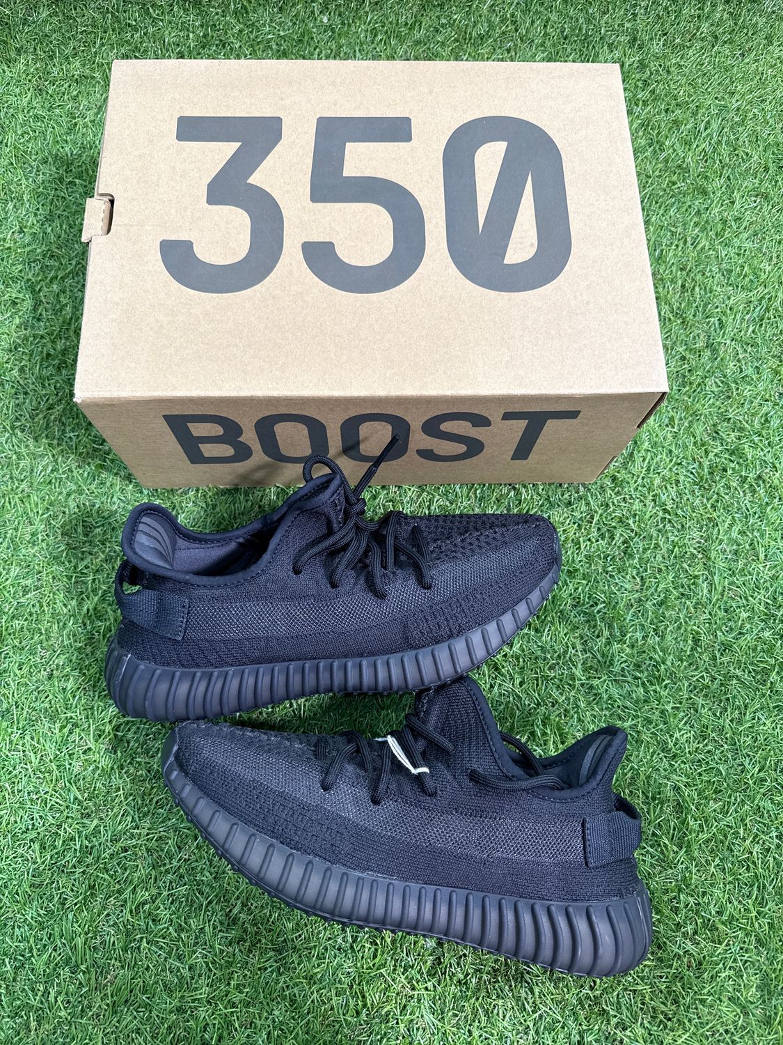 BRAND NEW ADIDAS YEEZY 350 &quot;ONYX&quot; SIZE 7.5