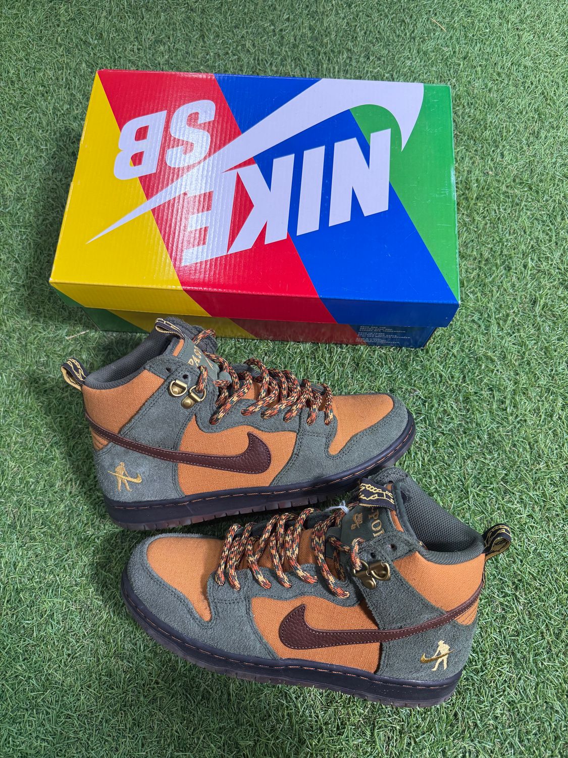 PREOWNED NIKE SB DUNK HIGH "PASSPORT WORK BOOT" SIZE 8.5