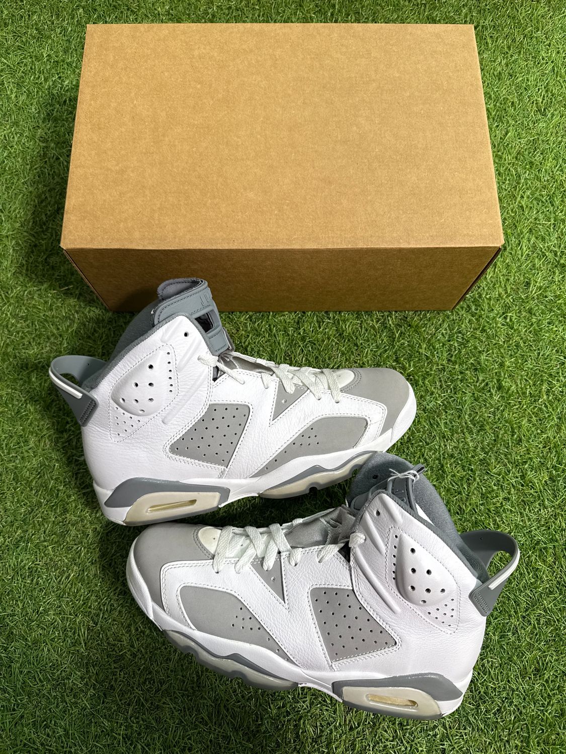 PREOWNED AIR JORDAN 6 "COOL GREY" SIZE 8.5