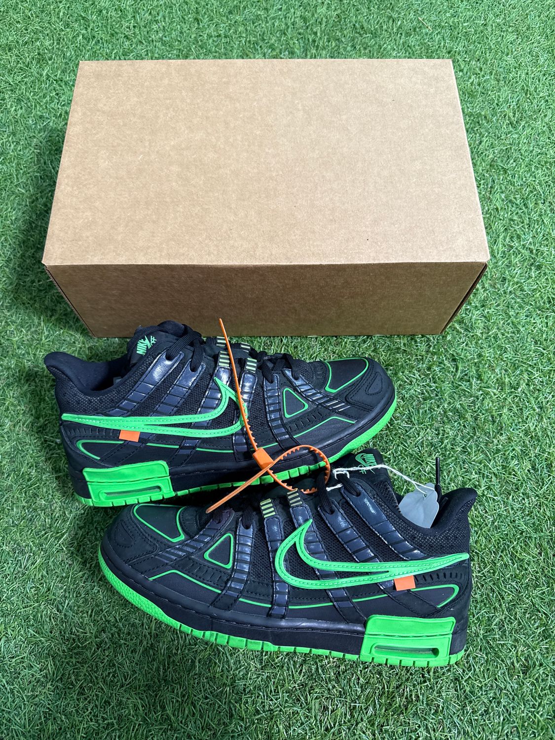 PREOWNED NIKE RUBBERDUNK OFF WHITE "GREEN STRIKE" SIZE 8.5