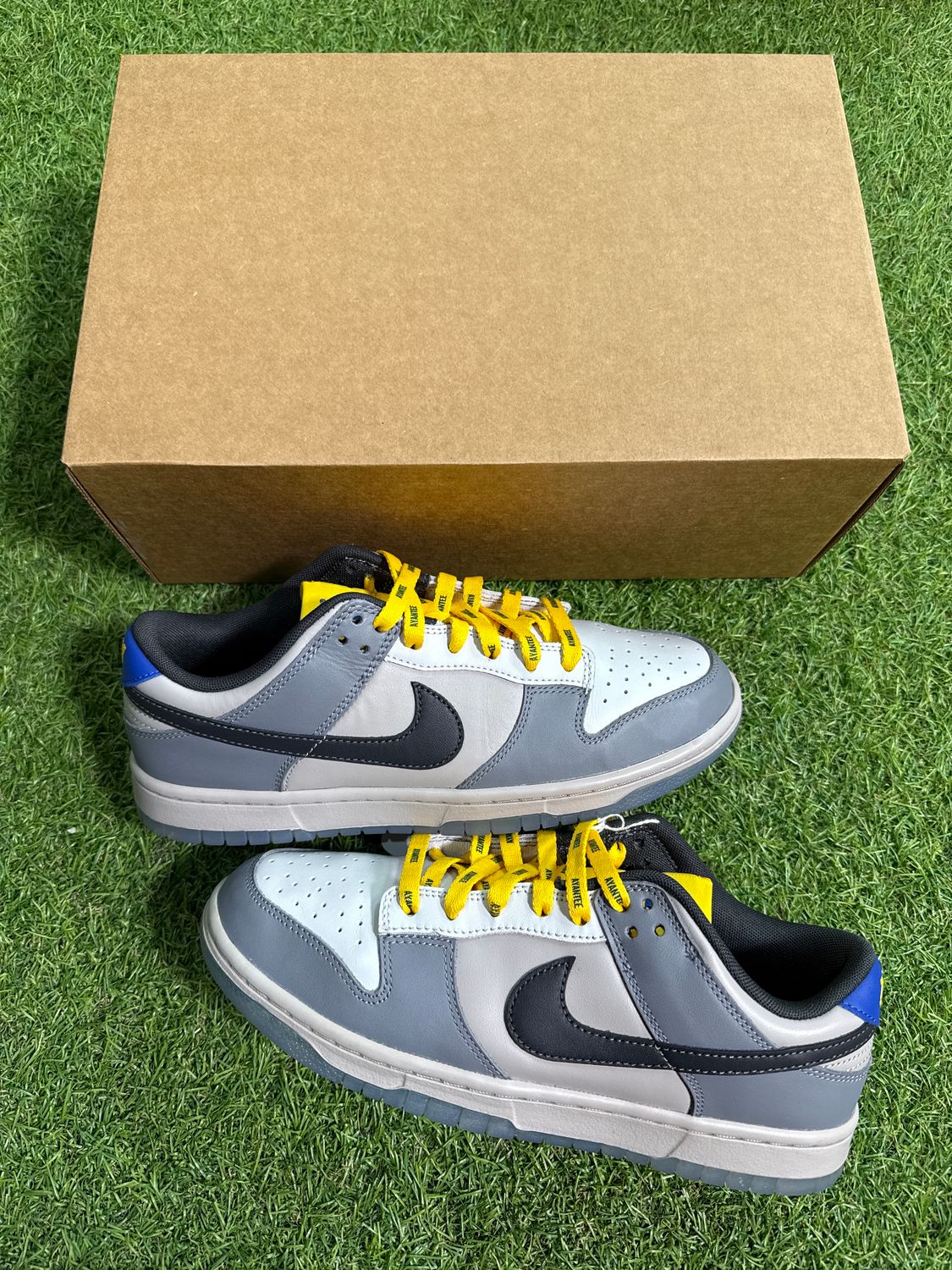 PREOWNED NIKE DUNK LOW "A&amp;T" SIZE 8.5