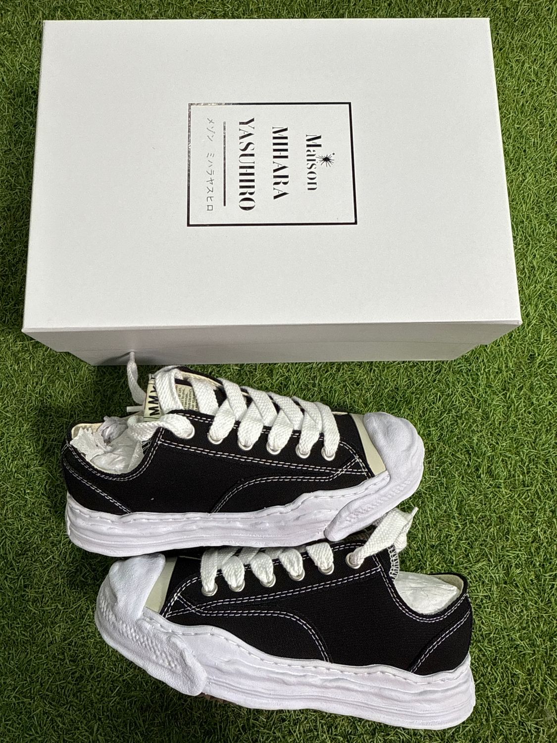 BRAND NEW MAISON MIHARA "BLACK/WHITE" SIZE 8
