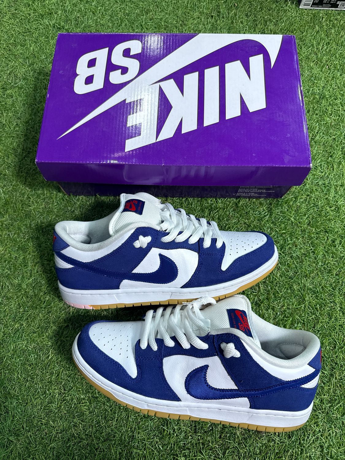 PREOWNED NIKE SB DUNK LOW "DODGERS" SIZE 8.5