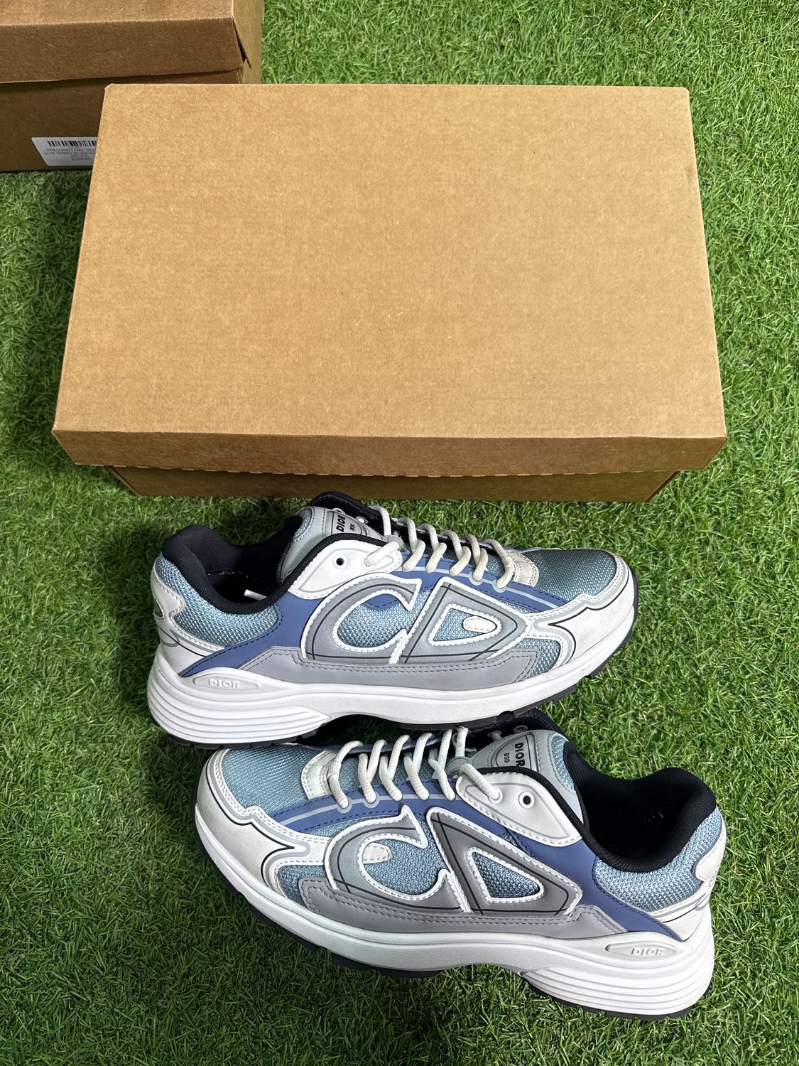 PREOWNED DIOR B30 "LIGHT BLUE" SIZE 8.5