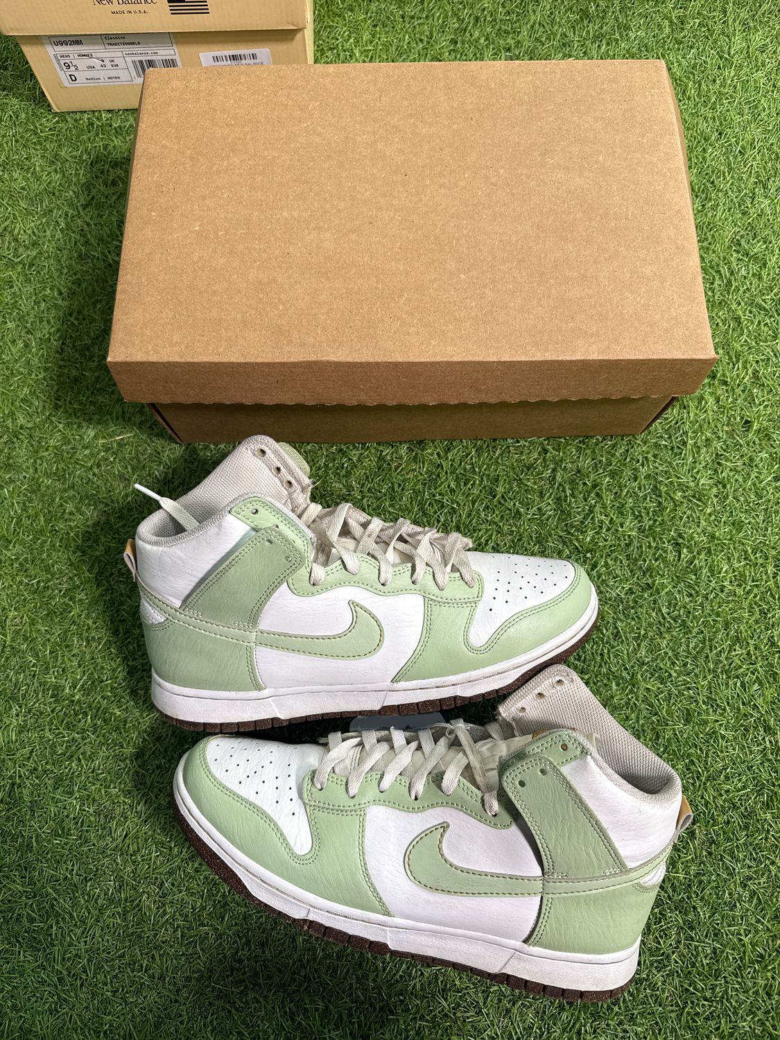 PREOWNED NIKE DUNK HIGH " SWOOSH HONEYDEW " SIZE 9