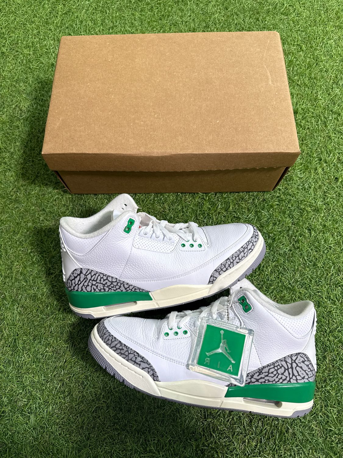 PREOWNED AIR JORDAN 3 "LUCKY GREEN" SIZE 9.5