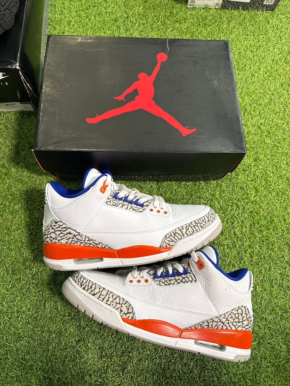 PREOWNED AIR JORDAN 3 "KNICKS" SIZE 10