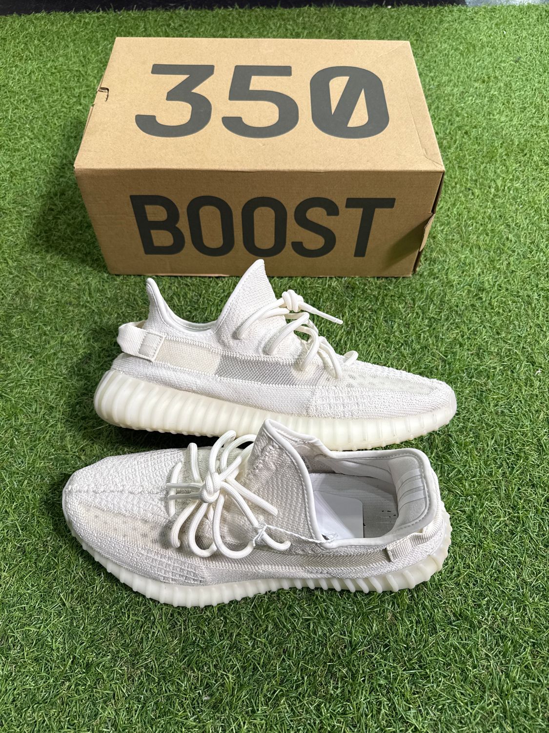 PREOWNED YEEZY 350 " BONE " SIZE 12